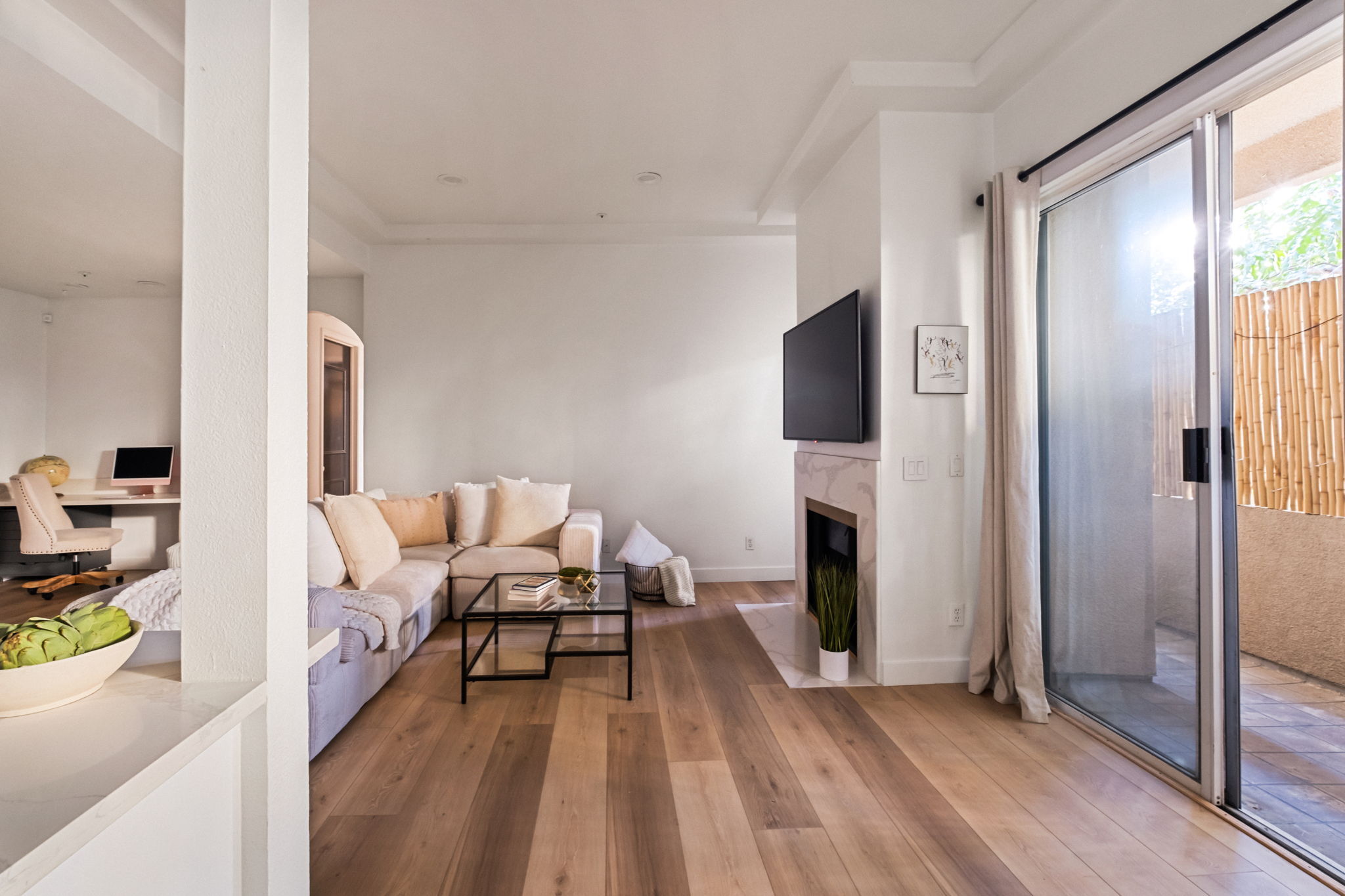 4943 Rosewood Ave - 物件實景