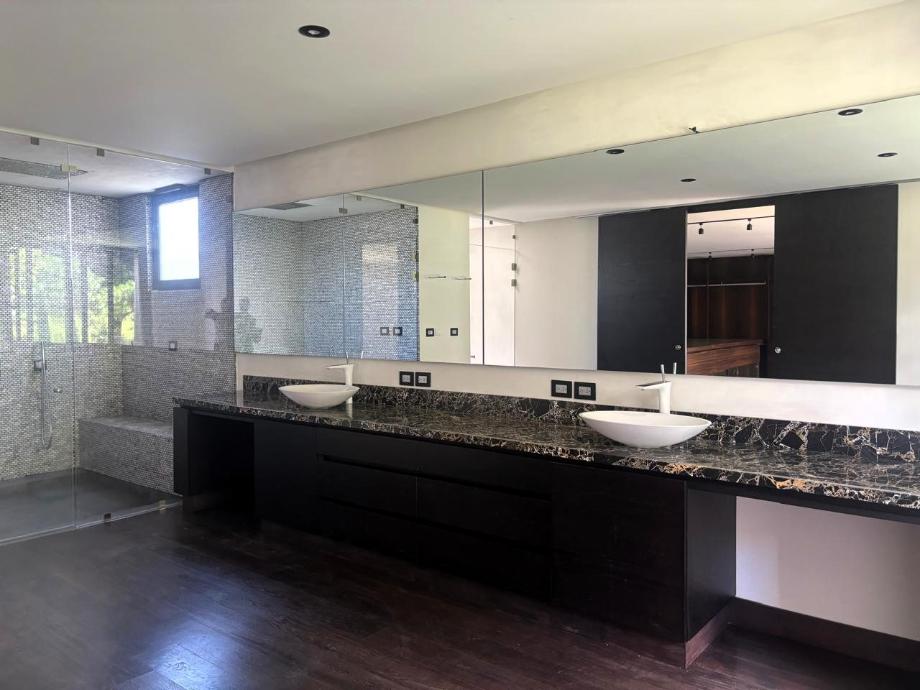 Lerma, Estado de méxico, 52005, Mexico, 6 Bedrooms Bedrooms, ,8 BathroomsBathrooms,Residential,For Sale,1739270