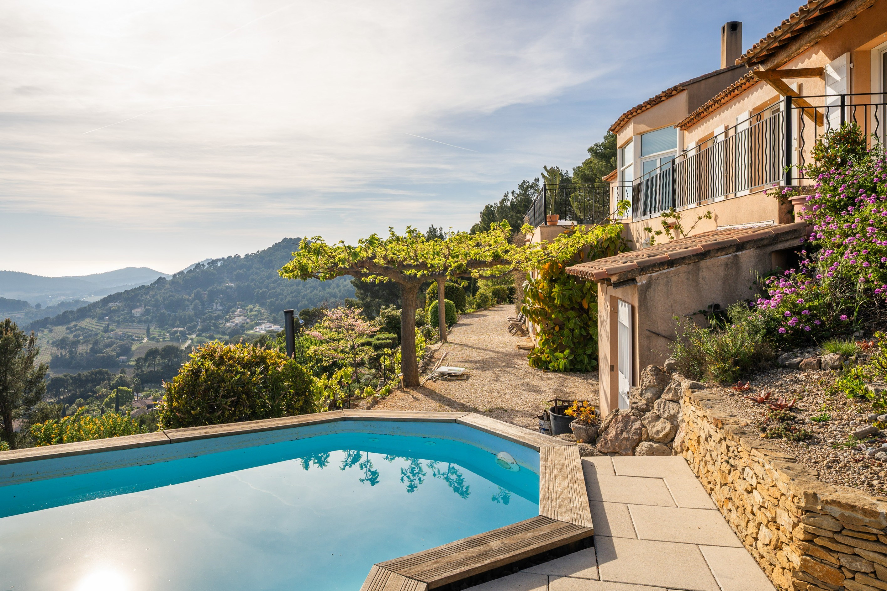  La Cadière d’Azur – Elevated Villa with Exceptional Panoramic Views - 物件實景