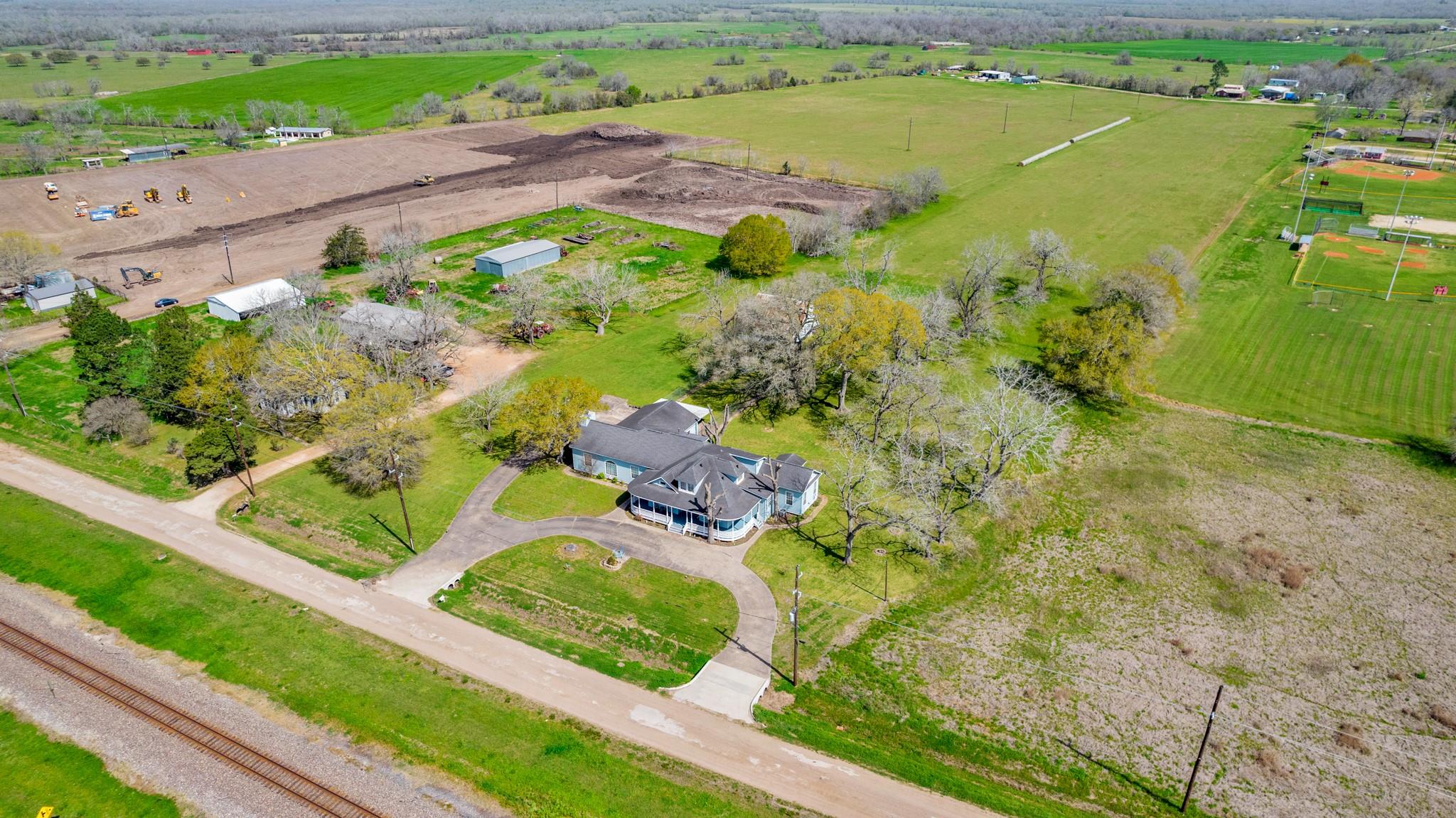 Wallis, Texas, 77485, United States, 3 Bedrooms Bedrooms, ,4 BathroomsBathrooms,Residential,For Sale,1928223