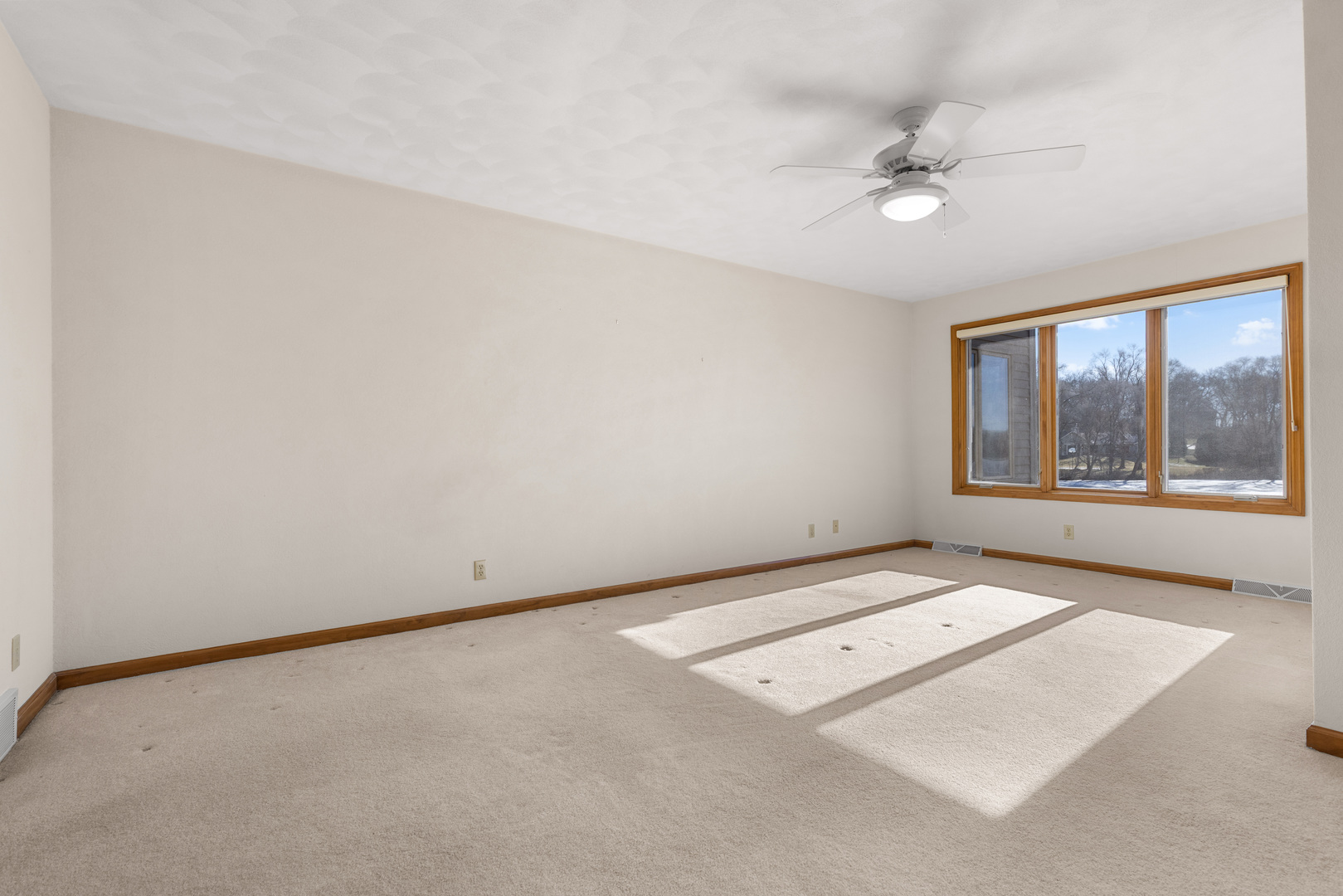 Roscoe, Illinois, 61073, United States, 3 Bedrooms Bedrooms, ,4 BathroomsBathrooms,Residential,For Sale,2011346