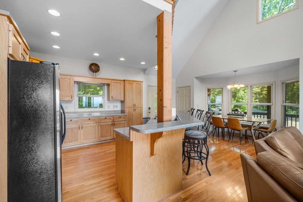 Murphy, North Carolina, 28096, United States, 4 Bedrooms Bedrooms, ,4 BathroomsBathrooms,Residential,For Sale,1871298