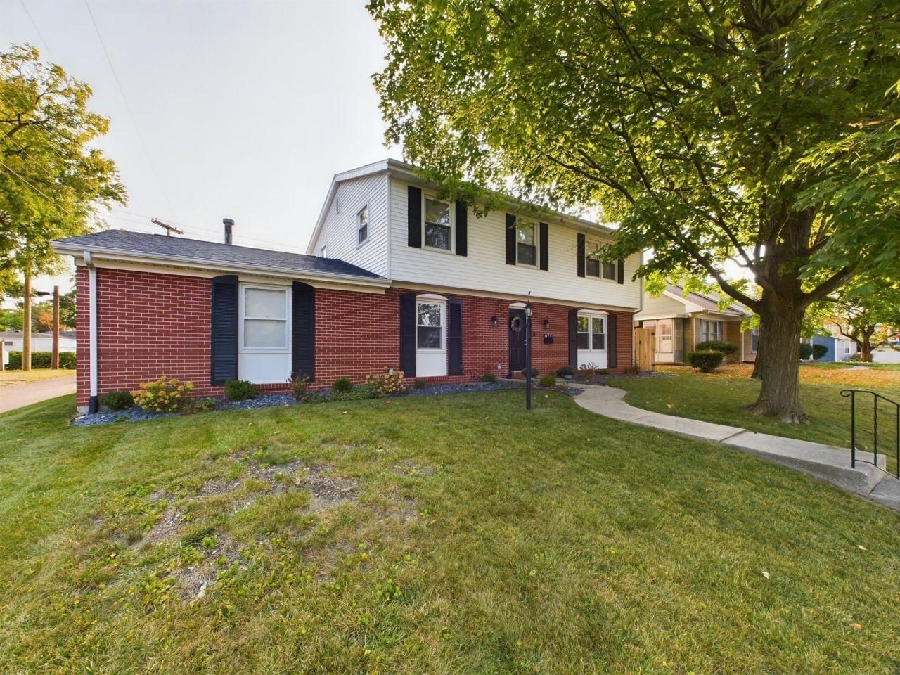 Oak St, Huntington, IN 46750