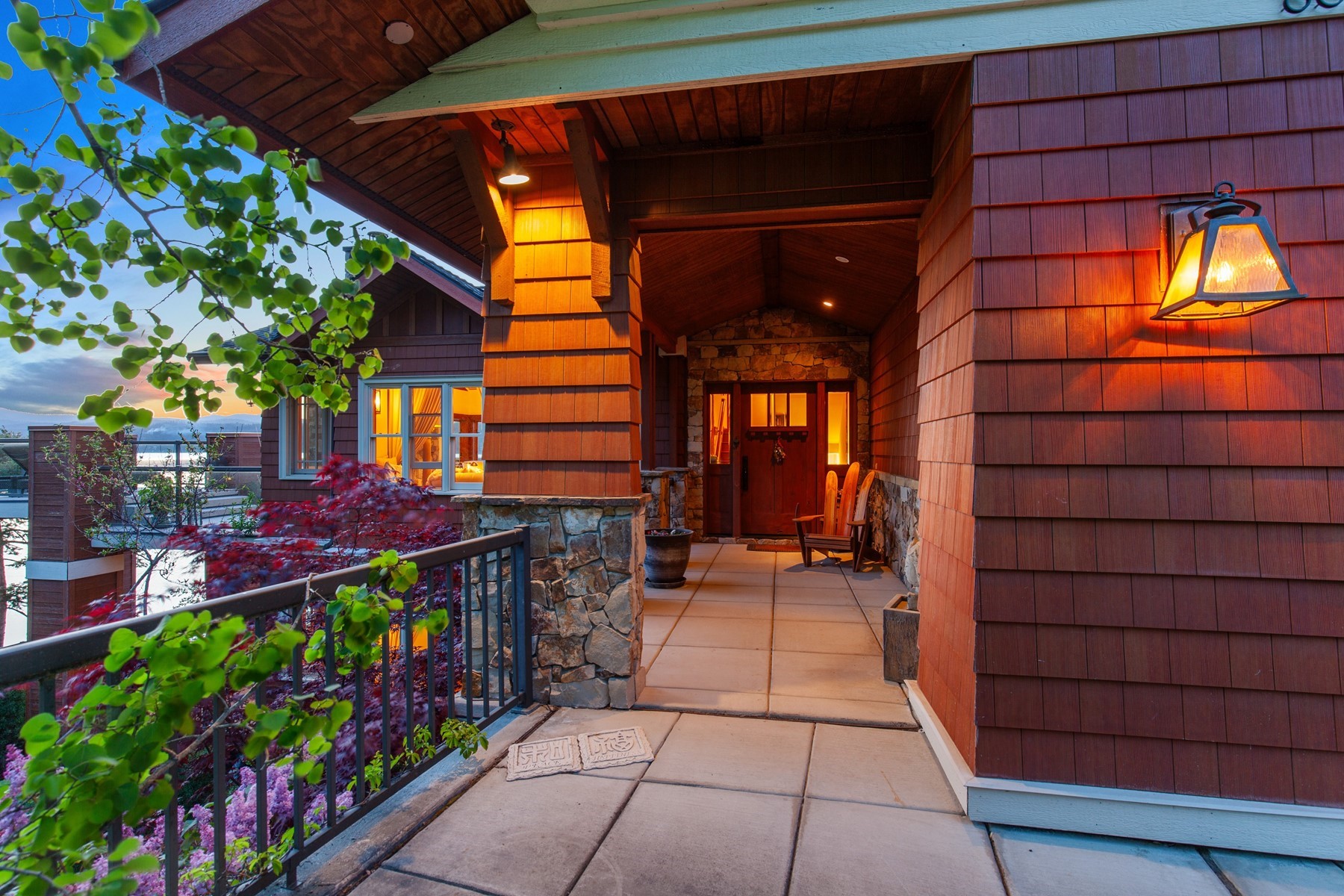  Spectacular Waterfront Custom Craftsman - 物件實景