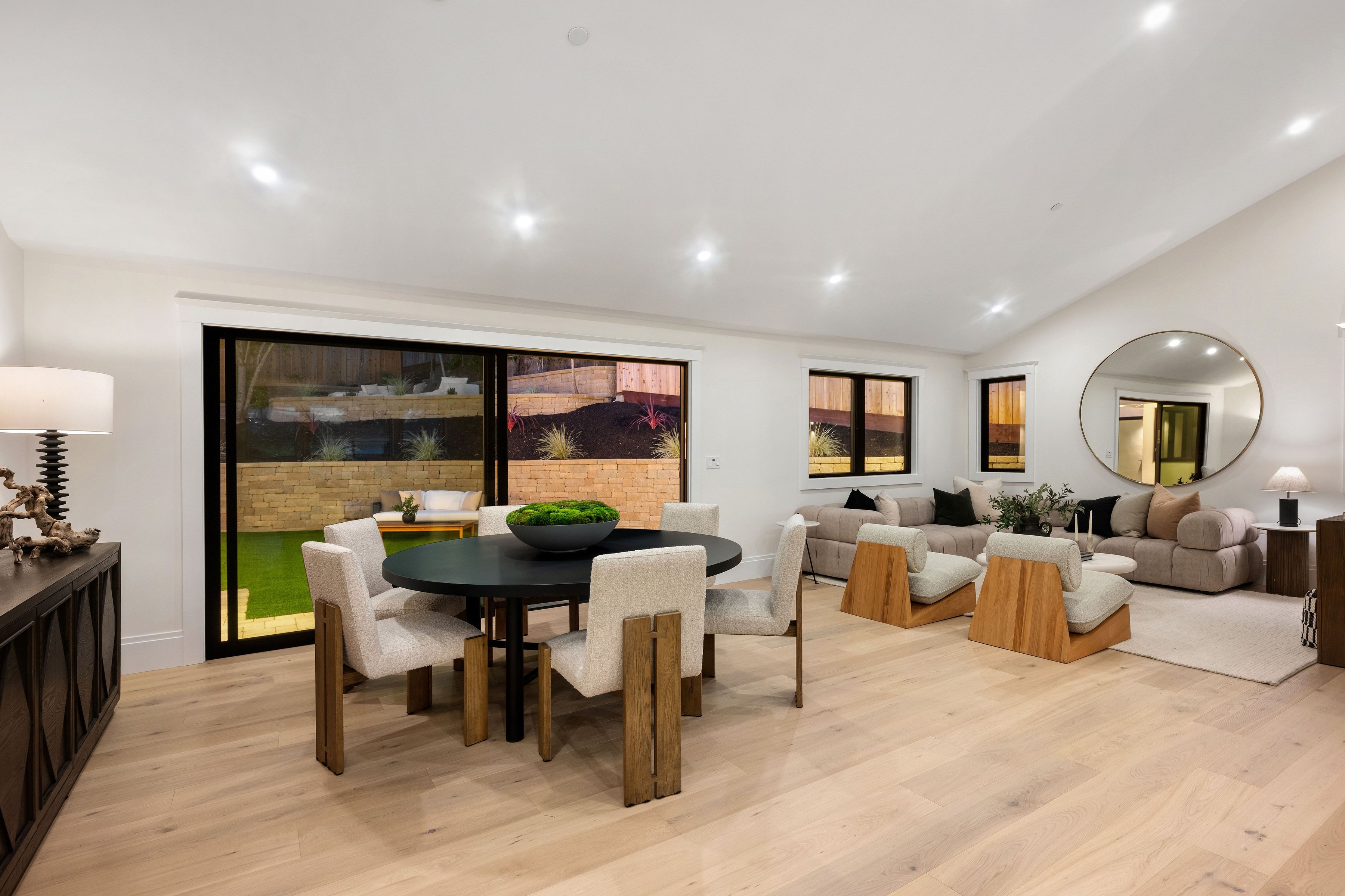  Spectacular Newly Developed Home - 物件實景