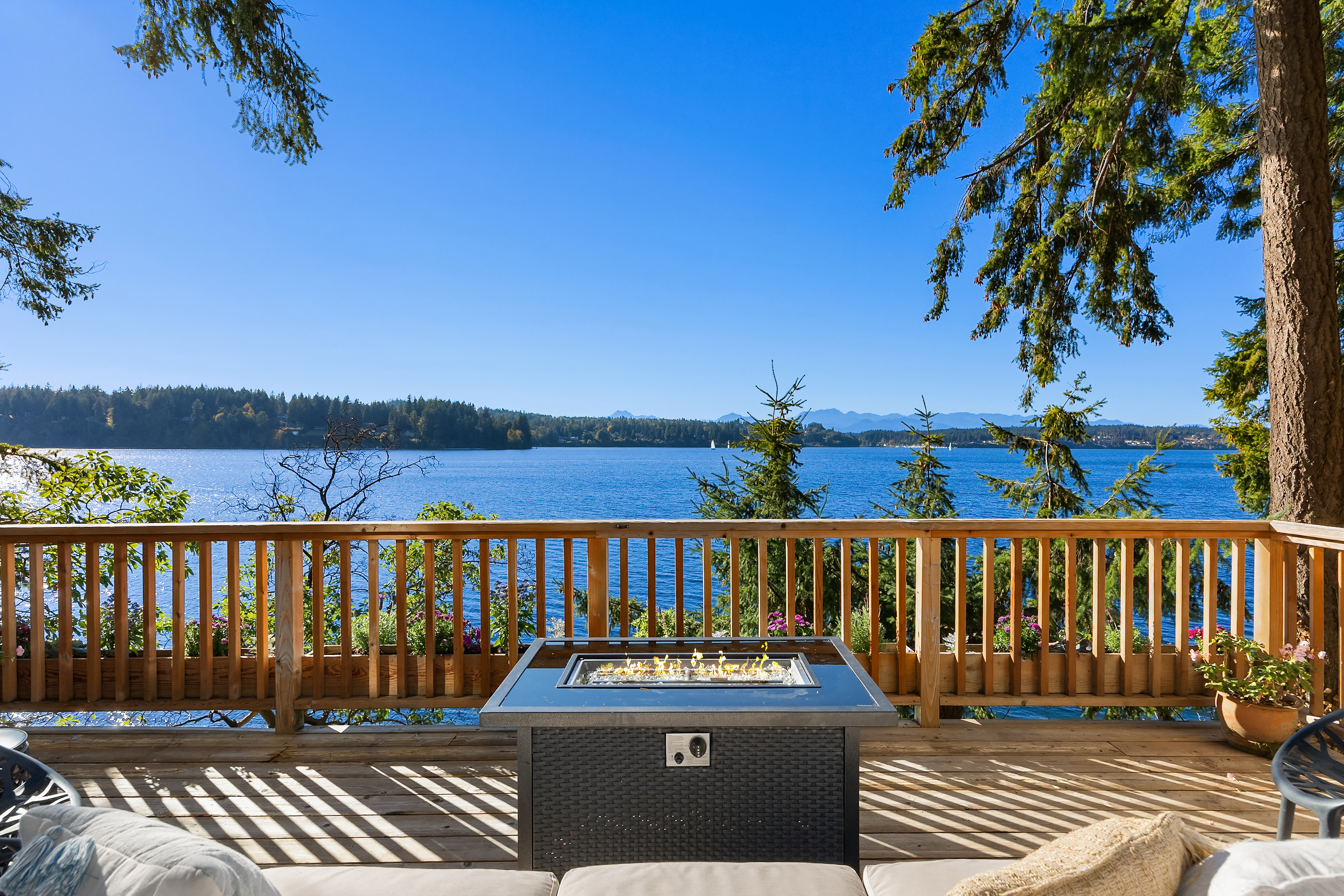  8405 Hansen Road Northeast, Bainbridge Island, WA 98110 - 物件實景