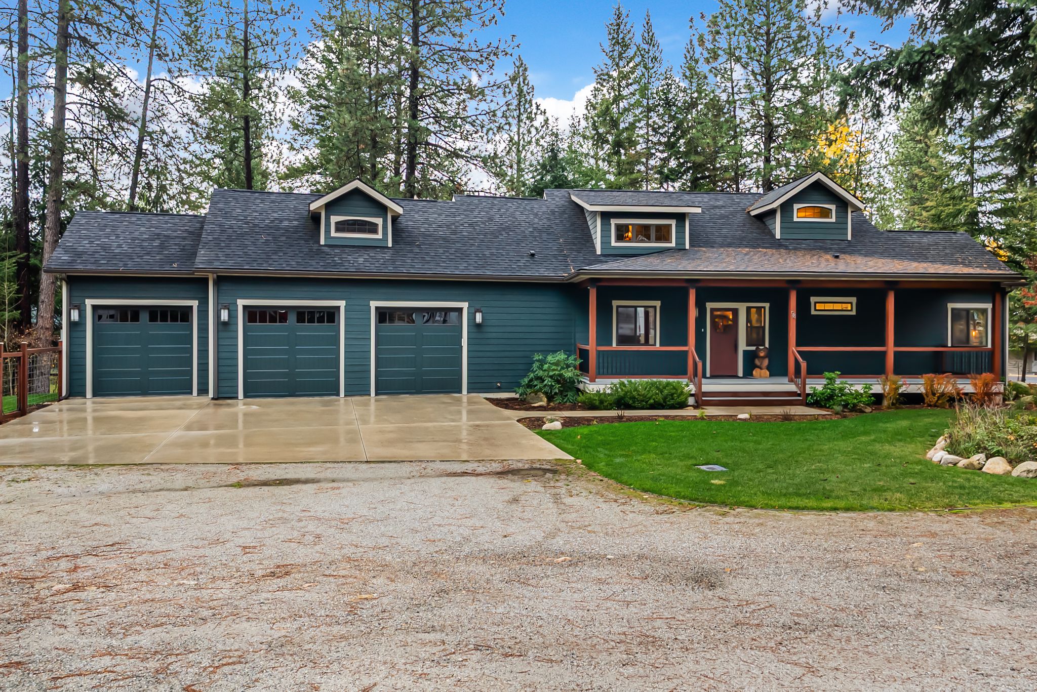 Sandpoint, Idaho, 83864, United States, 2 Bedrooms Bedrooms, ,3 BathroomsBathrooms,Residential,For Sale,1991135