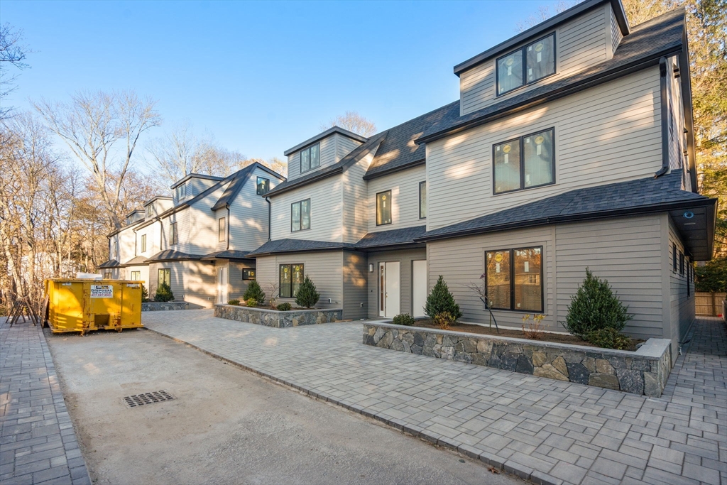 Newton, Massachusetts, 02461, United States, 5 Bedrooms Bedrooms, ,5 BathroomsBathrooms,Residential,For Sale,1995972