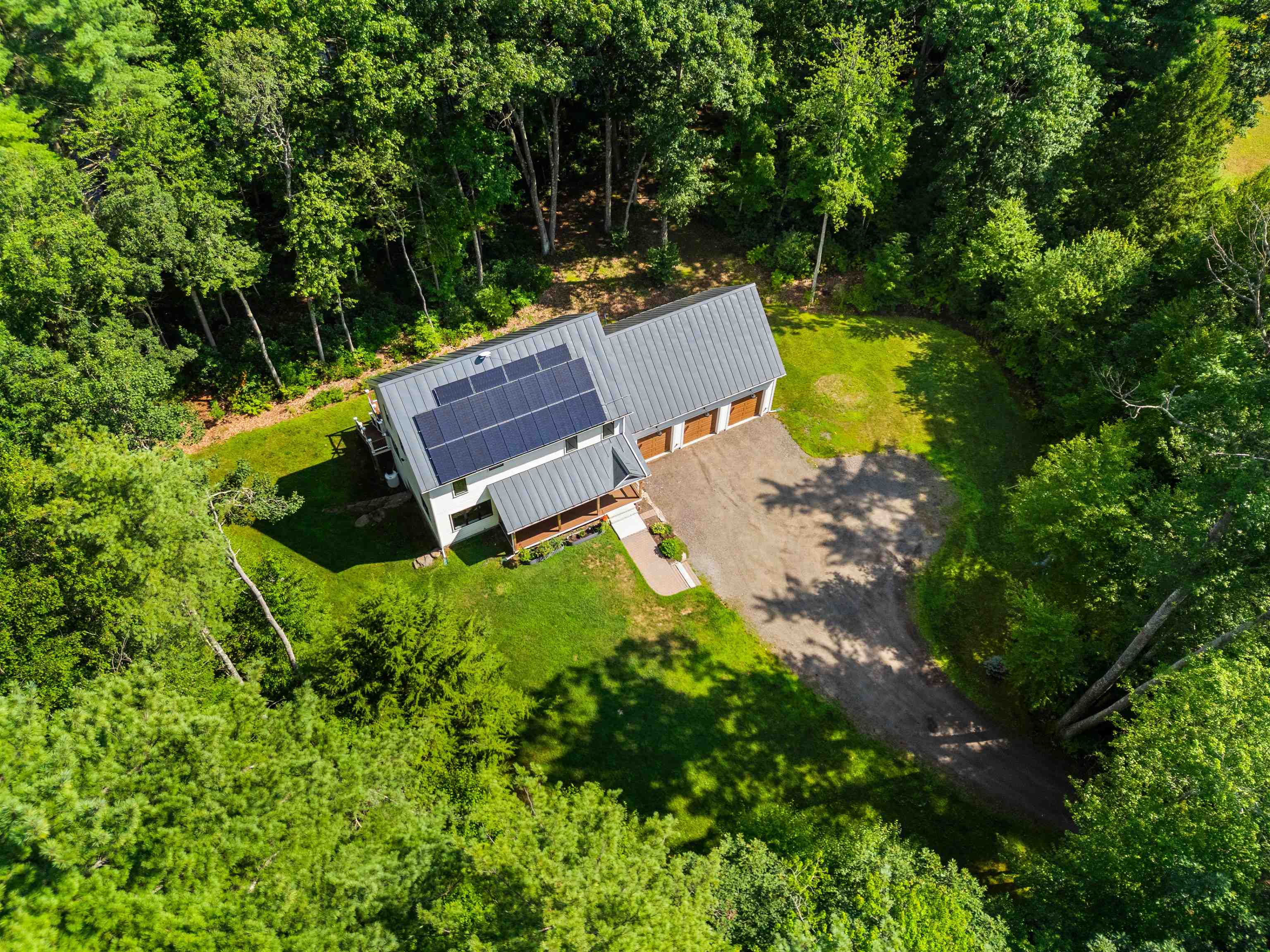 Hollis, New Hampshire, 03049, United States, 3 Bedrooms Bedrooms, ,3 BathroomsBathrooms,Residential,For Sale,1907073