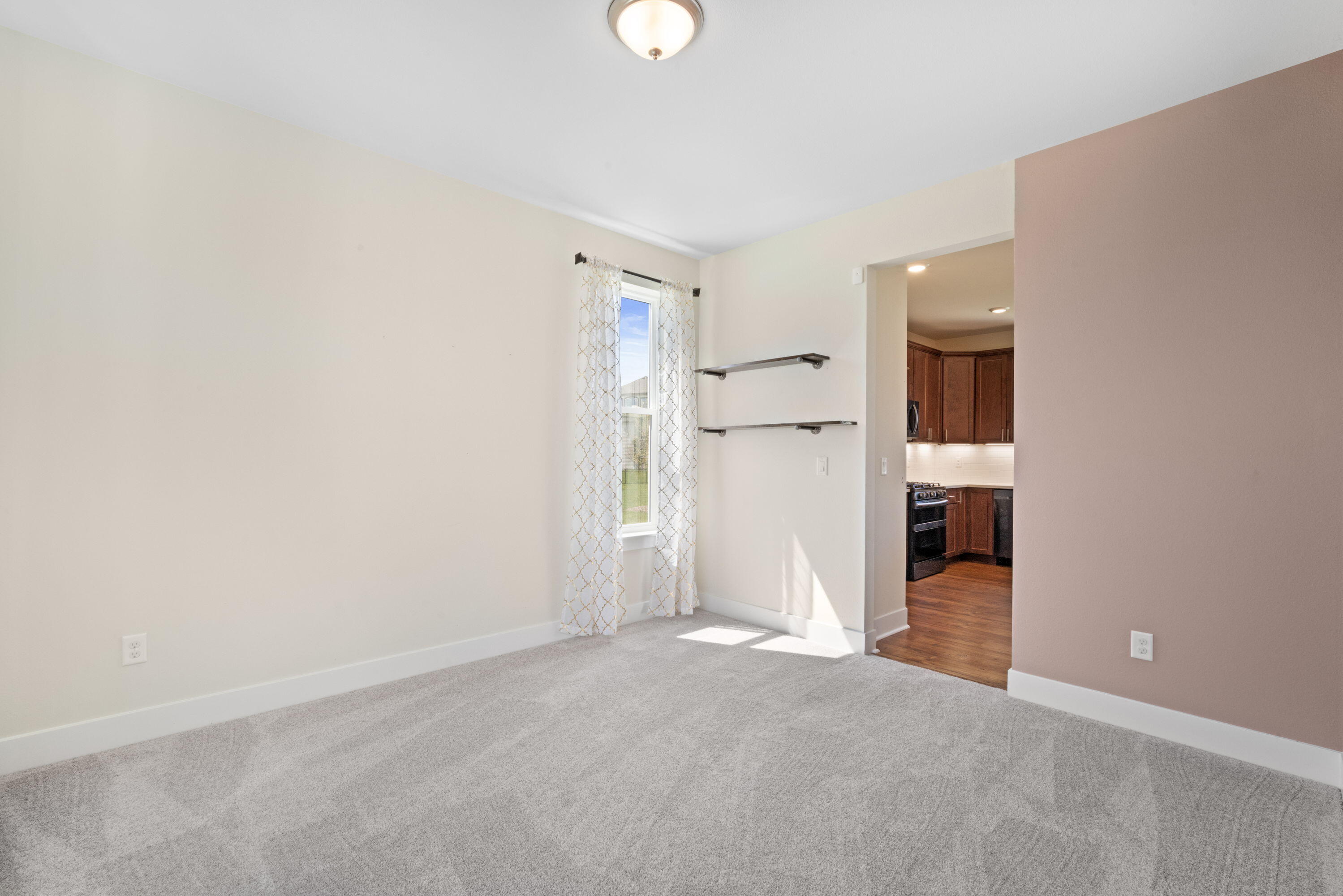 Grafton, Wisconsin, 53024, United States, 4 Bedrooms Bedrooms, ,4 BathroomsBathrooms,Residential,For Sale,1989269