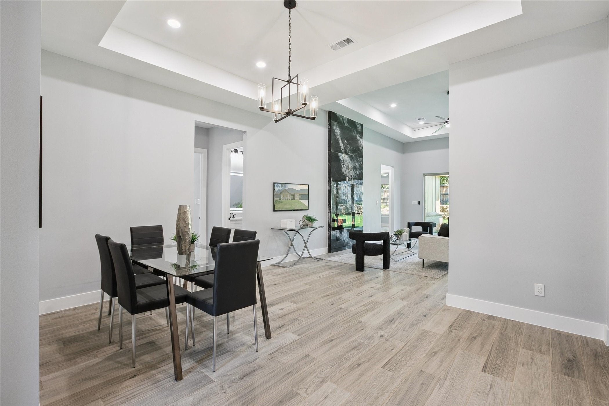 Arlington, Texas, 76012, United States, 4 Bedrooms Bedrooms, ,3 BathroomsBathrooms,Residential,For Sale,1974791