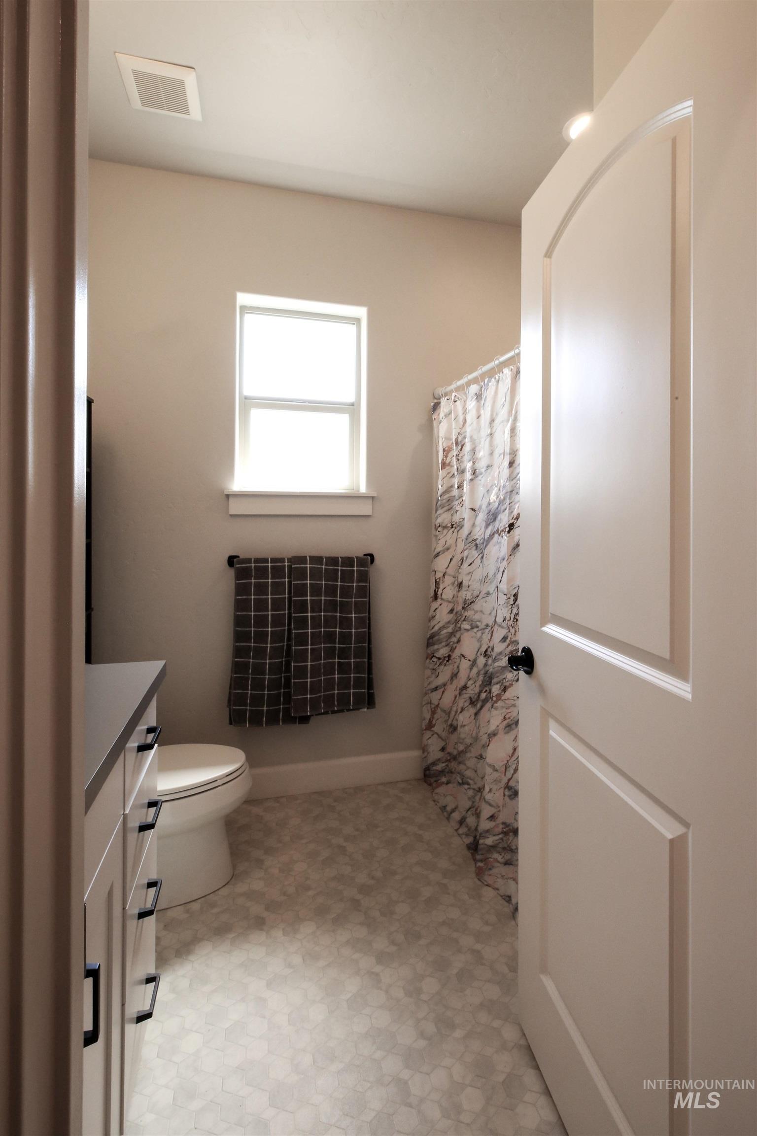 Meridian, Idaho, 83646, United States, 3 Bedrooms Bedrooms, ,2 BathroomsBathrooms,Residential,For Sale,1960582