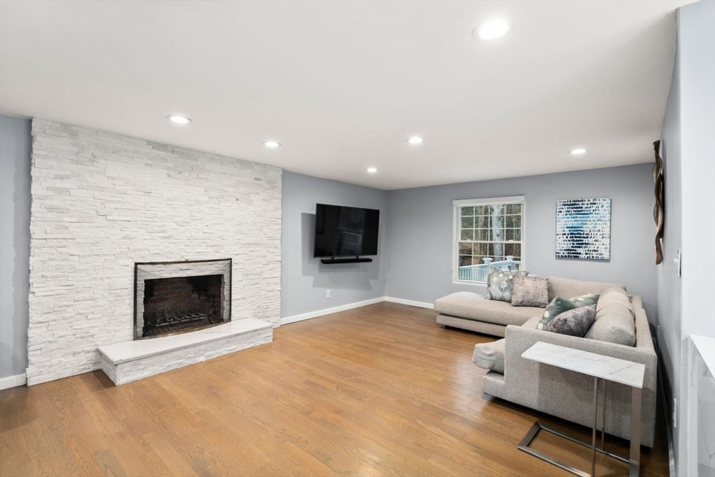 Sharon, Massachusetts, 02067, United States, 4 Bedrooms Bedrooms, ,3 BathroomsBathrooms,Residential,For Sale,1988379