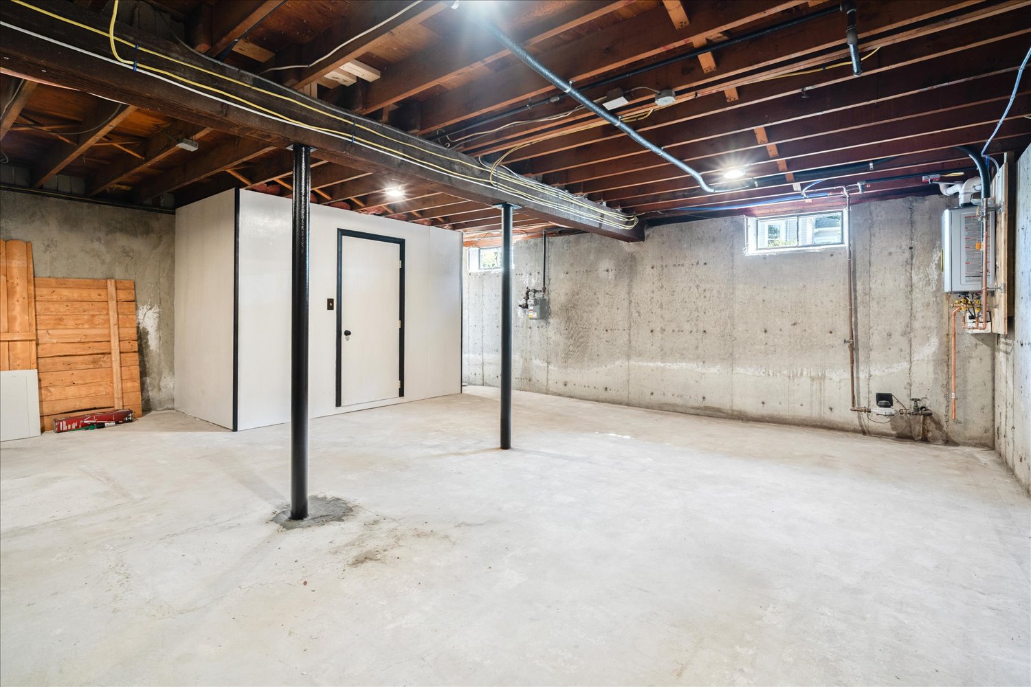 Providence, Rhode Island, 02906, United States, 2 Bedrooms Bedrooms, ,2 BathroomsBathrooms,Residential,For Sale,1943383