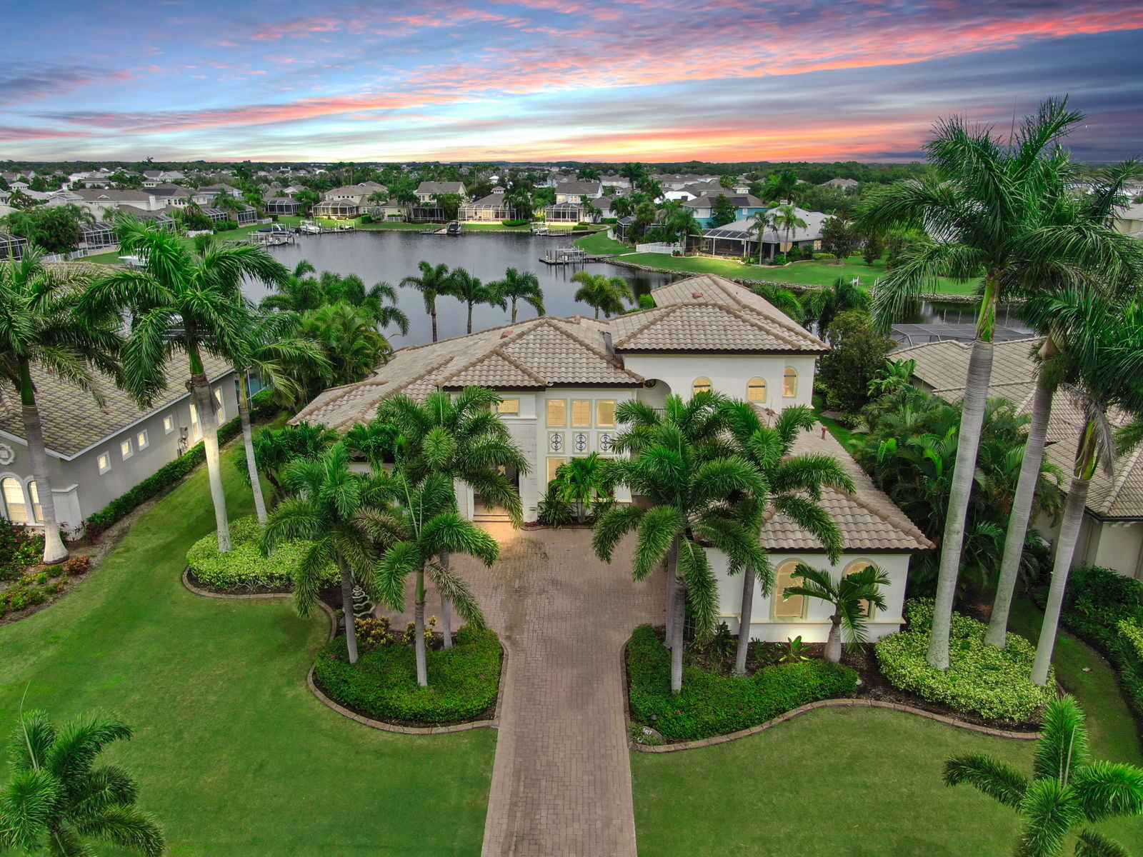 Apollo Beach, Florida, 33572, United States, 4 Bedrooms Bedrooms, ,5 BathroomsBathrooms,Residential,For Sale,1983999