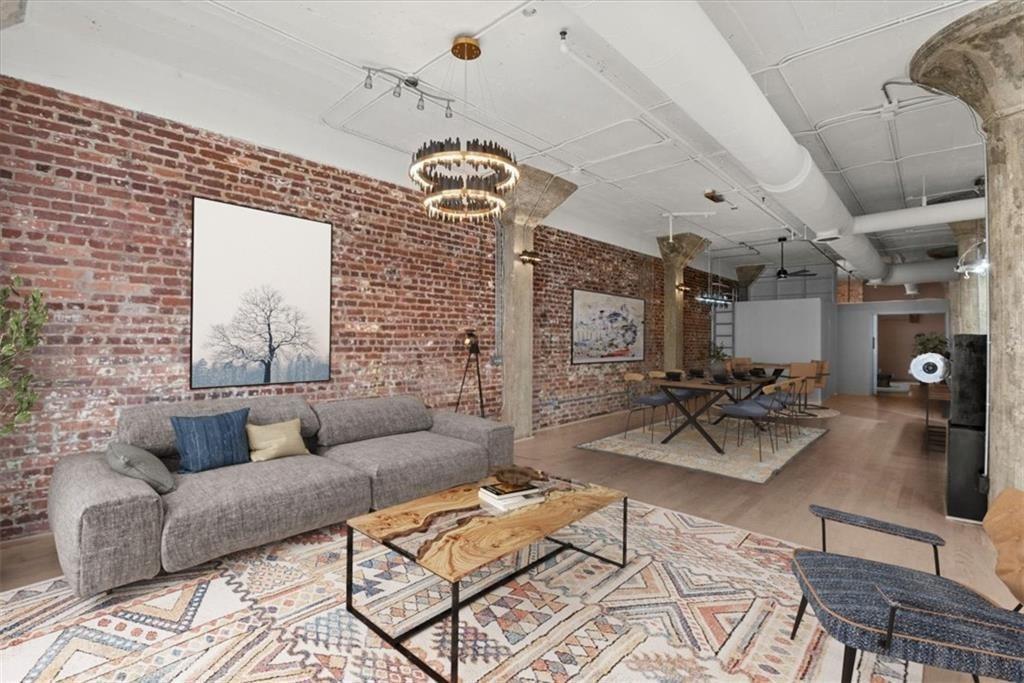 Atlanta, Georgia, 30313, United States, 2 Bedrooms Bedrooms, ,2 BathroomsBathrooms,Residential,For Sale,2001199