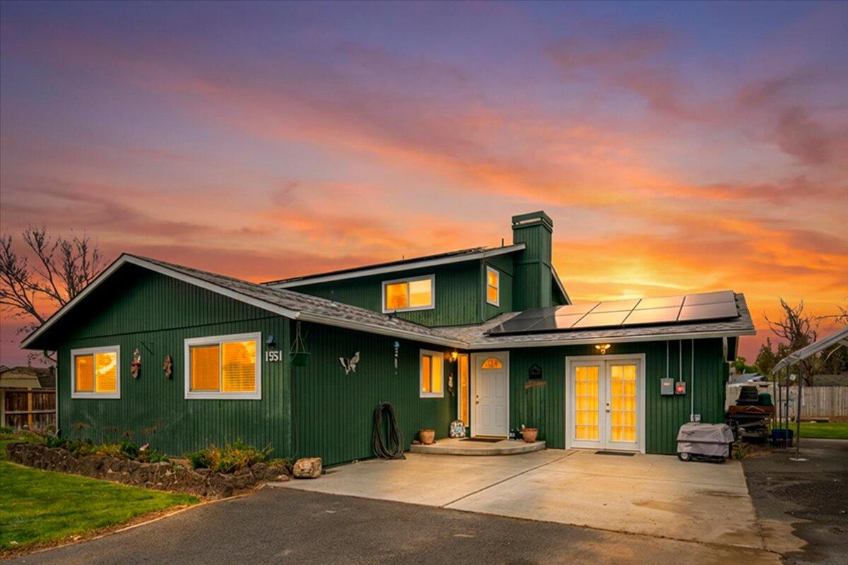 Redmond, Oregon, 97756, United States, 4 Bedrooms Bedrooms, ,2 BathroomsBathrooms,Residential,For Sale,2039824