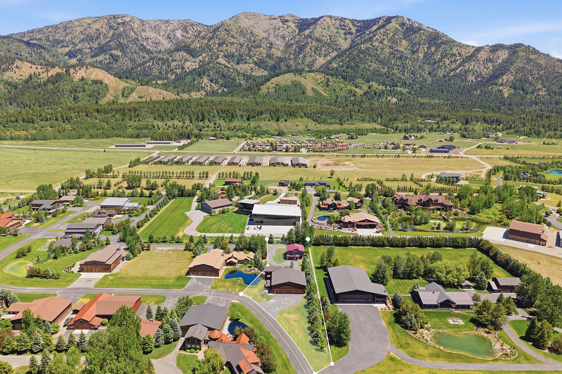  Elevated Living at Alpine Airpark - 物件實景