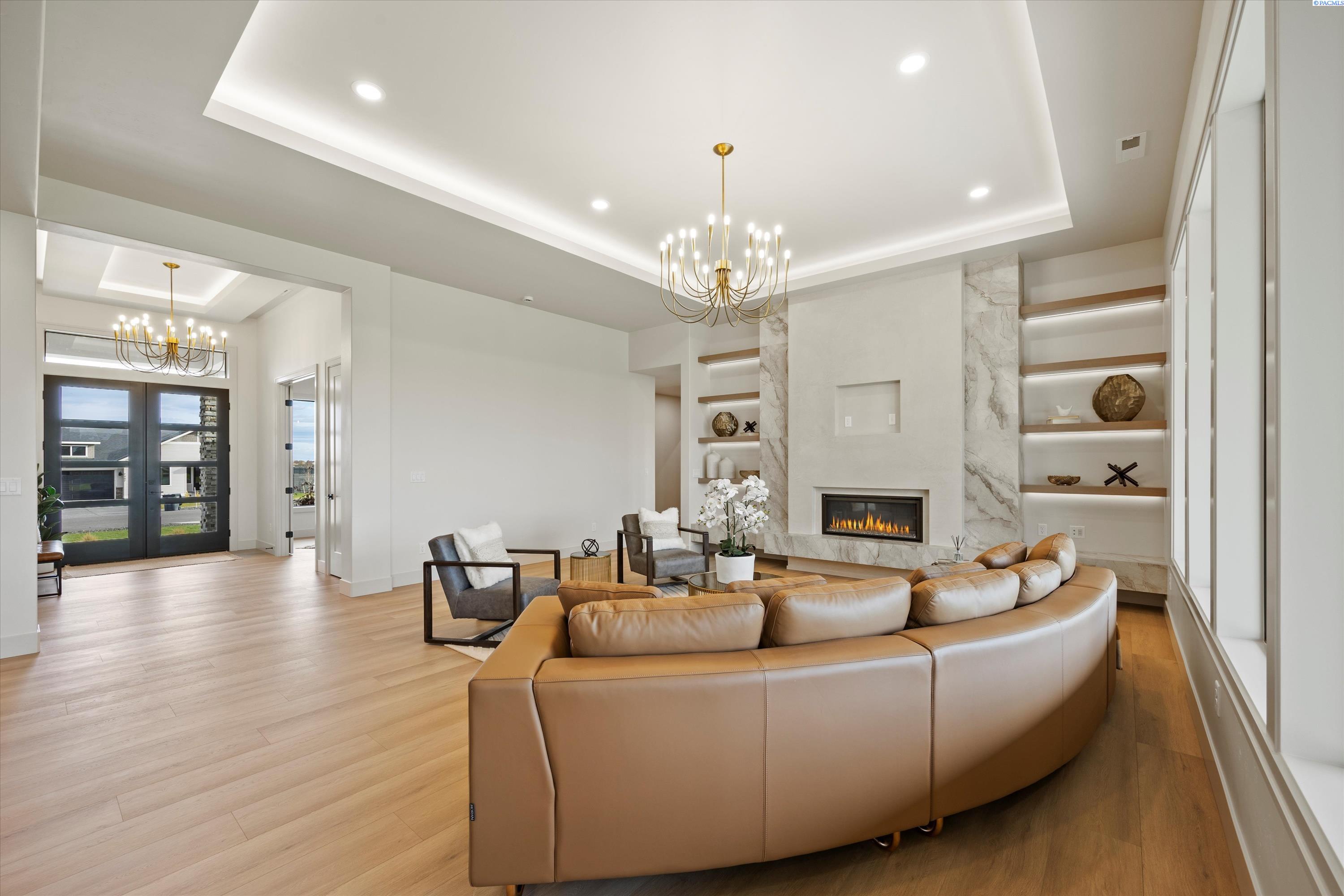 Kennewick, Washington, 99338, United States, 4 Bedrooms Bedrooms, ,4 BathroomsBathrooms,Residential,For Sale,1993366