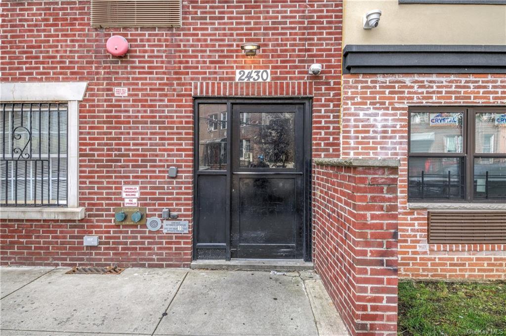 Bronx, New York, 10461, United States, 9 Bedrooms Bedrooms, ,Residential,For Sale,1977043