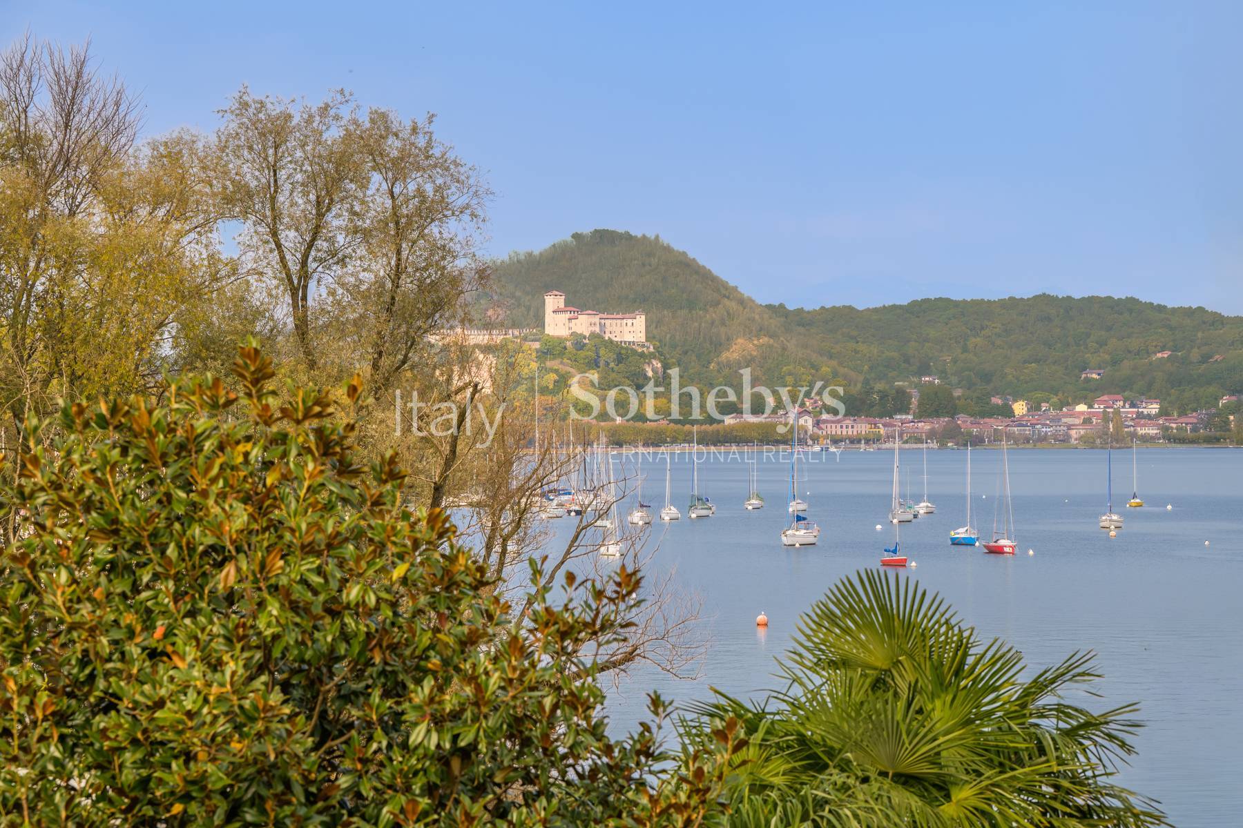  Elegant apartment with Lake and Rocca d’Angera View - 物件實景