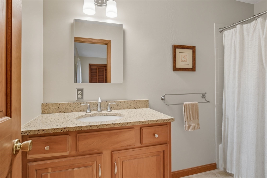 Westfield, Massachusetts, 01085, United States, 3 Bedrooms Bedrooms, ,3 BathroomsBathrooms,Residential,For Sale,1966188