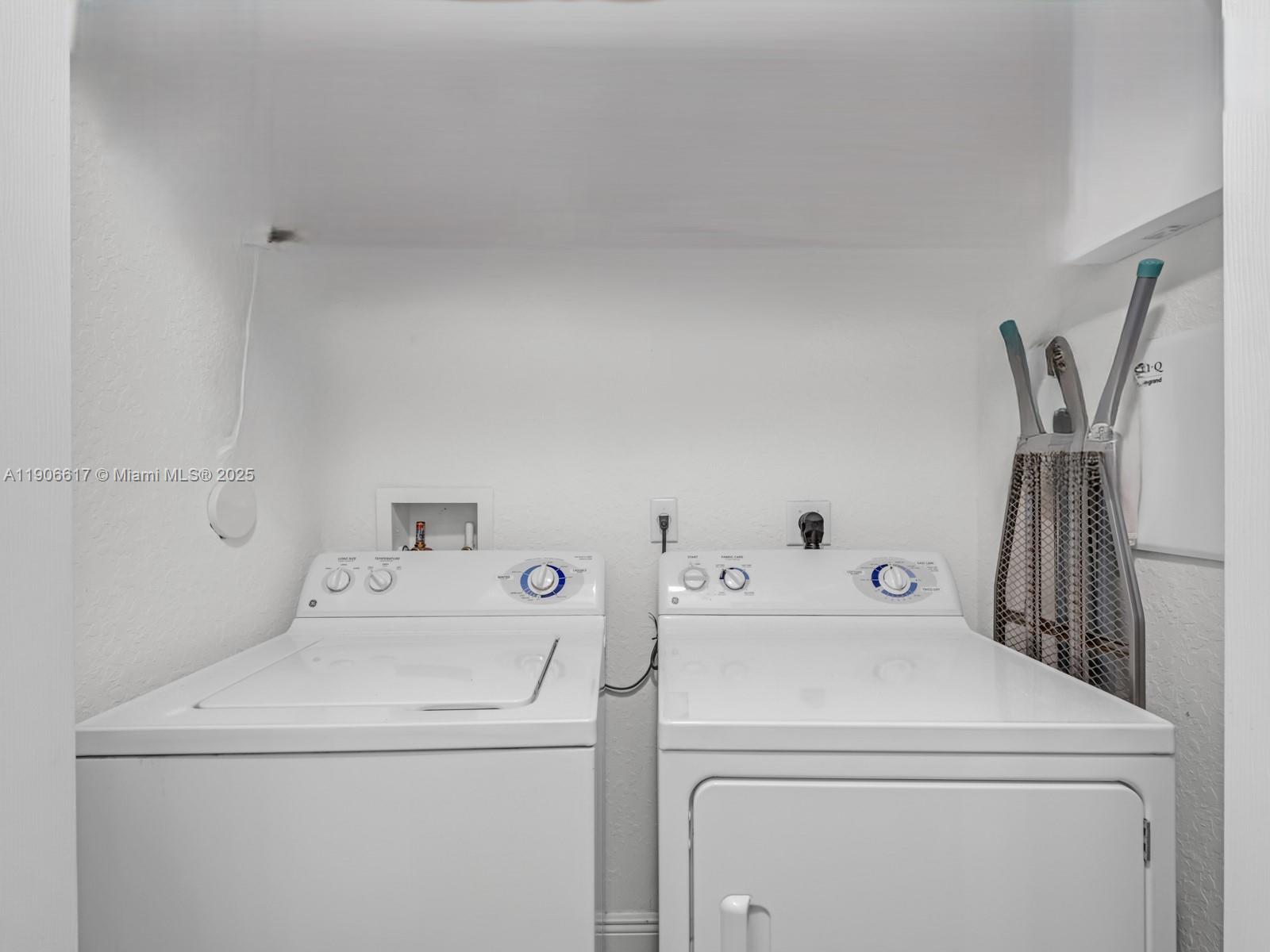 Cooper City, Florida, 33328, United States, 3 Bedrooms Bedrooms, ,3 BathroomsBathrooms,Residential,For Sale,1984666