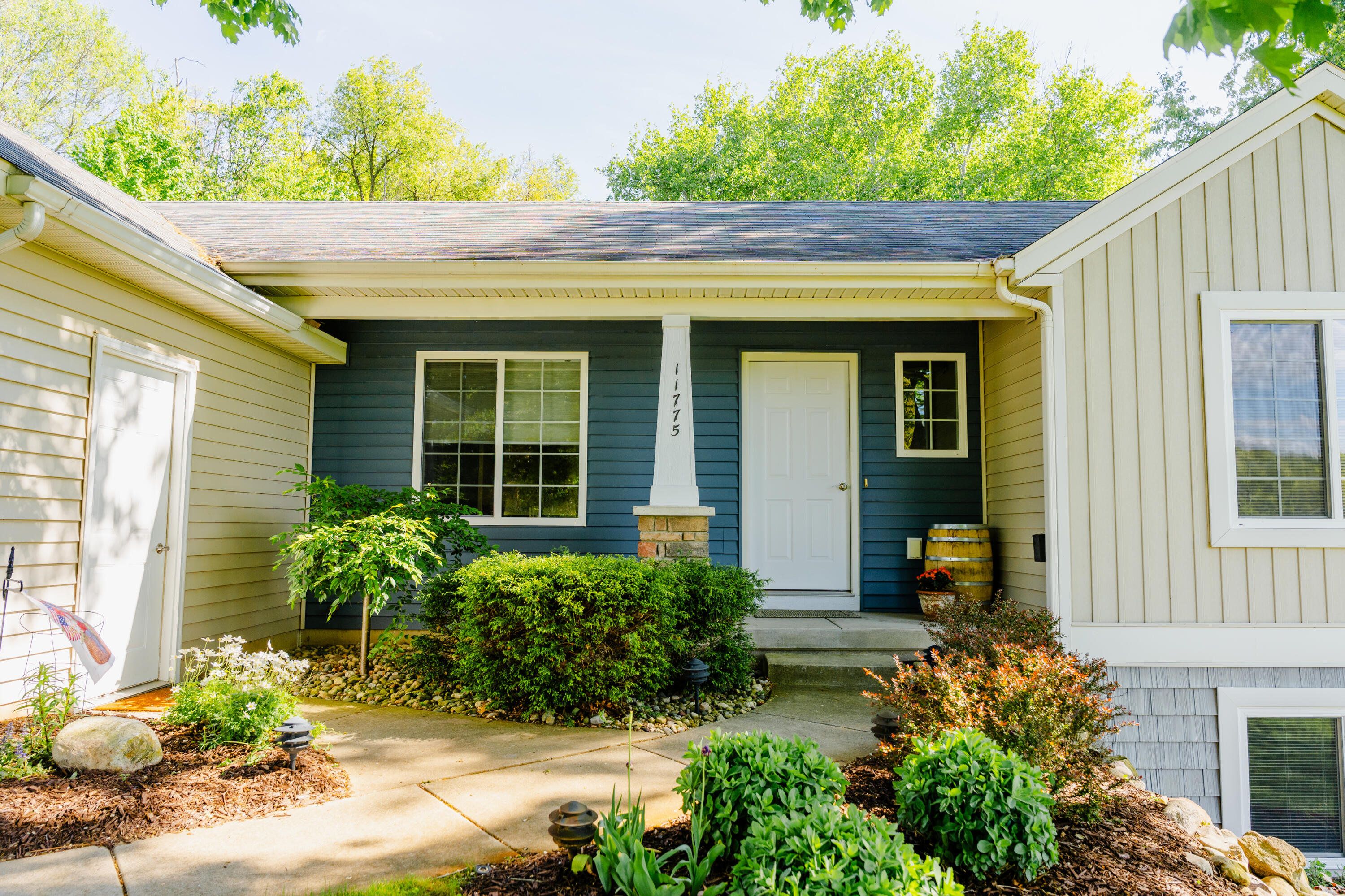 Sparta, Michigan, 49345, United States, 4 Bedrooms Bedrooms, ,3 BathroomsBathrooms,Residential,For Sale,1895548