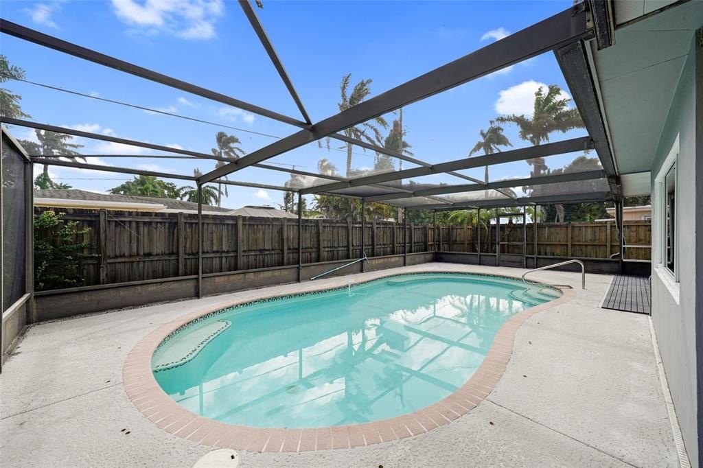 Hollywood, Florida, 33021, United States, 2 Bedrooms Bedrooms, ,1 BathroomBathrooms,Residential,For Sale,1982688