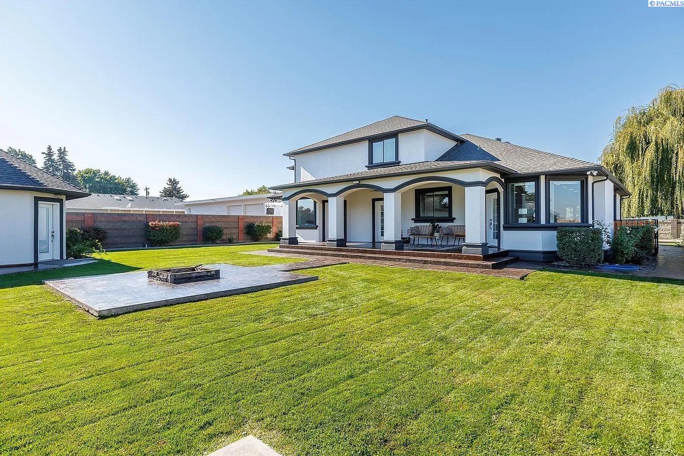 Kennewick, Washington, 99336, United States, 7 Bedrooms Bedrooms, ,7 BathroomsBathrooms,Residential,For Sale,1983847