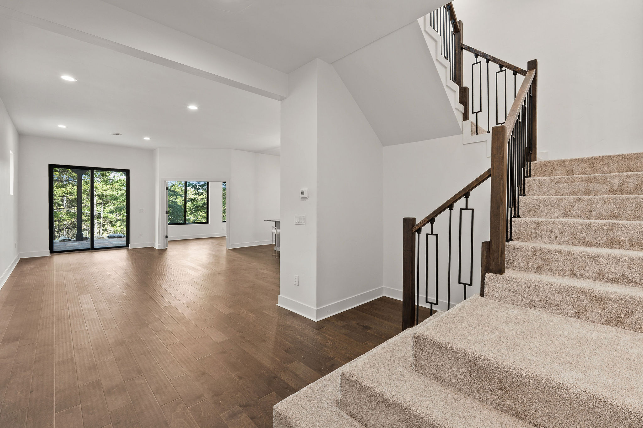 215 Whisper Ridge Drive - 物件實景