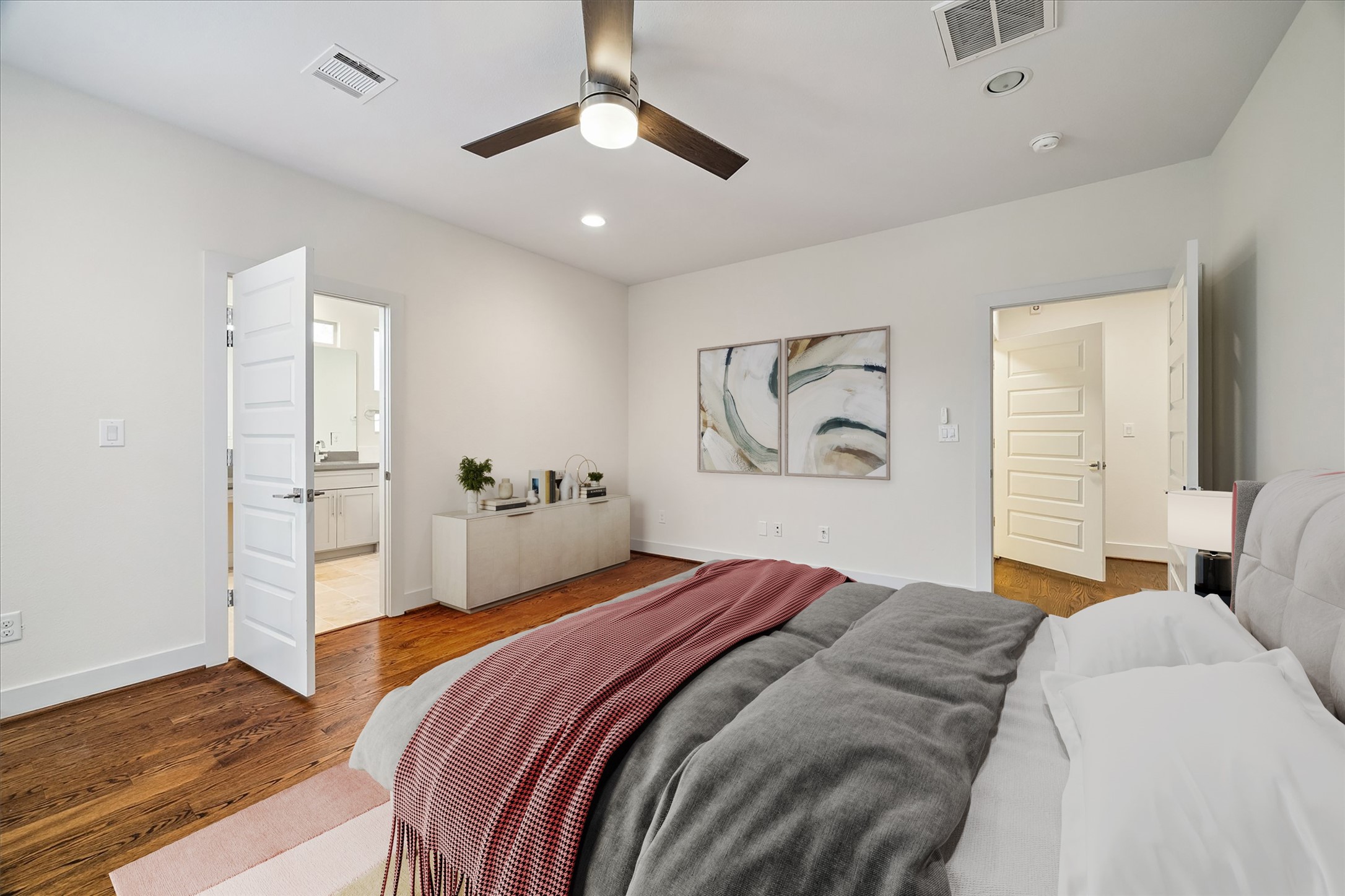  4833 Chenevert Street - 物件實景