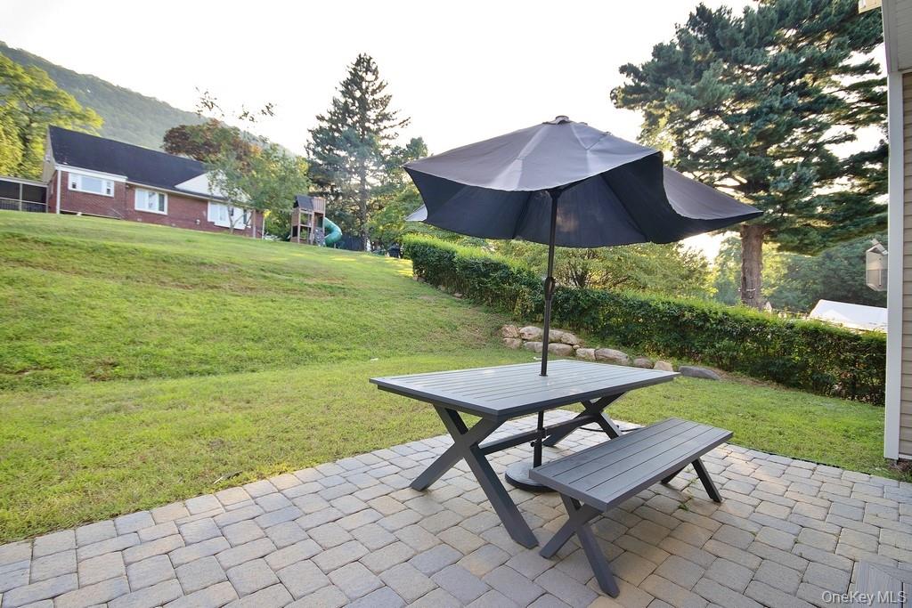 Haverstraw, New York, 10927, United States, 4 Bedrooms Bedrooms, ,3 BathroomsBathrooms,Residential,For Sale,1914087