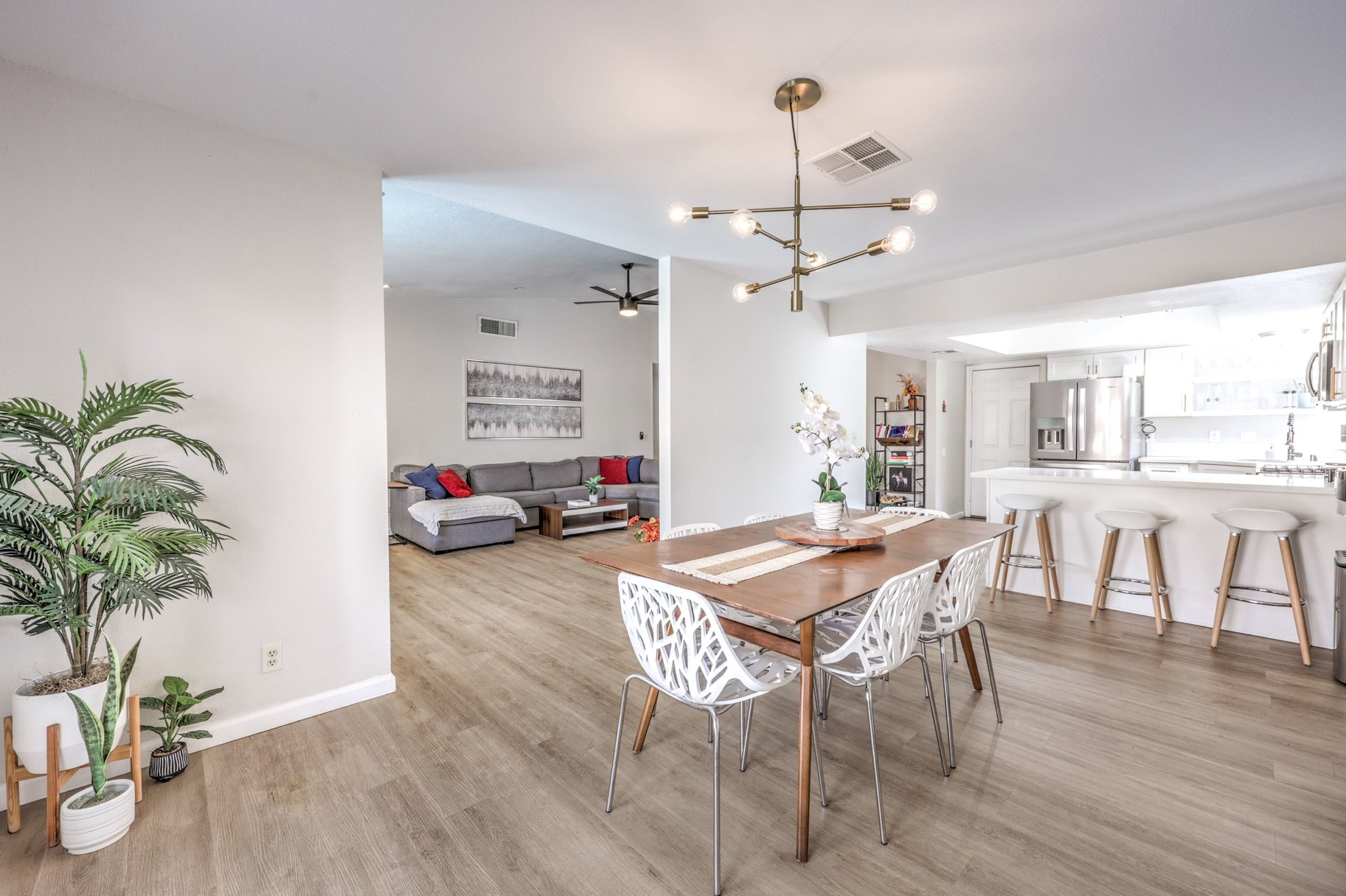  Beautifully Renovated Single-Story Home - 物件實景