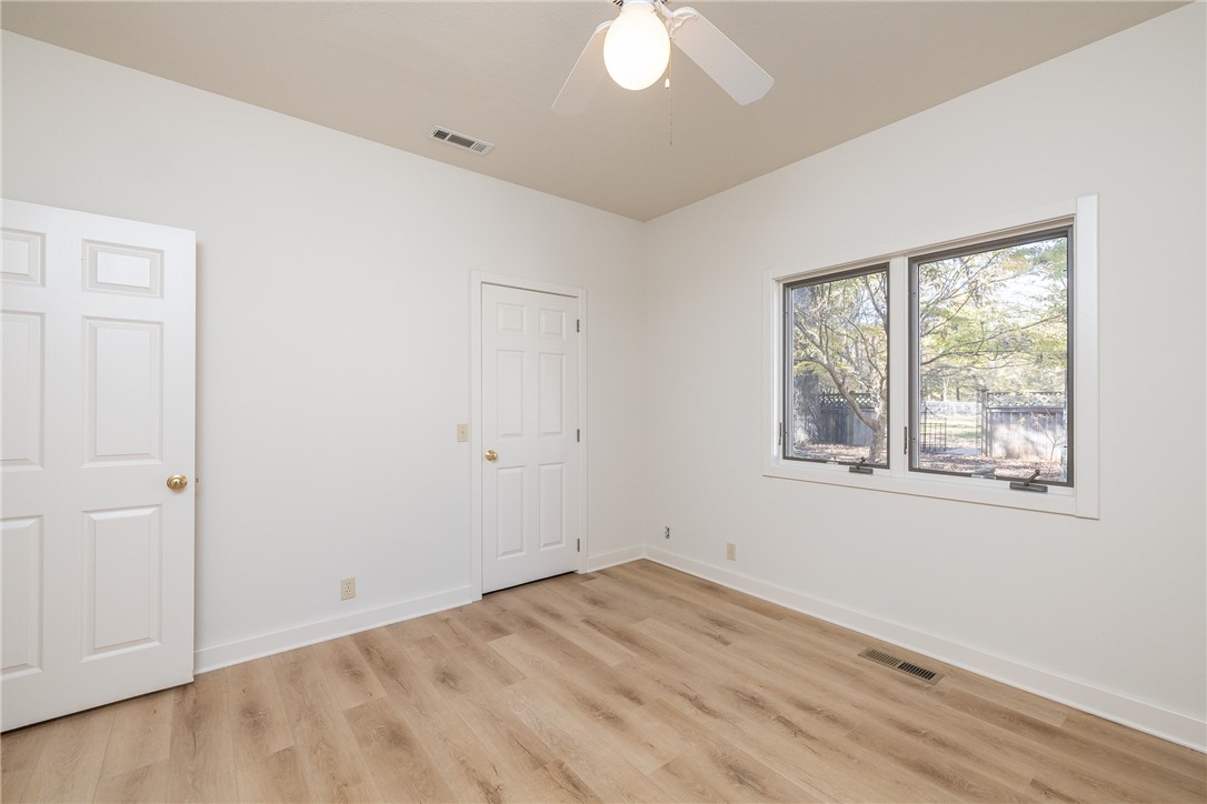 Fayetteville, Arkansas, 72703, United States, 3 Bedrooms Bedrooms, ,3 BathroomsBathrooms,Residential,For Sale,1989133