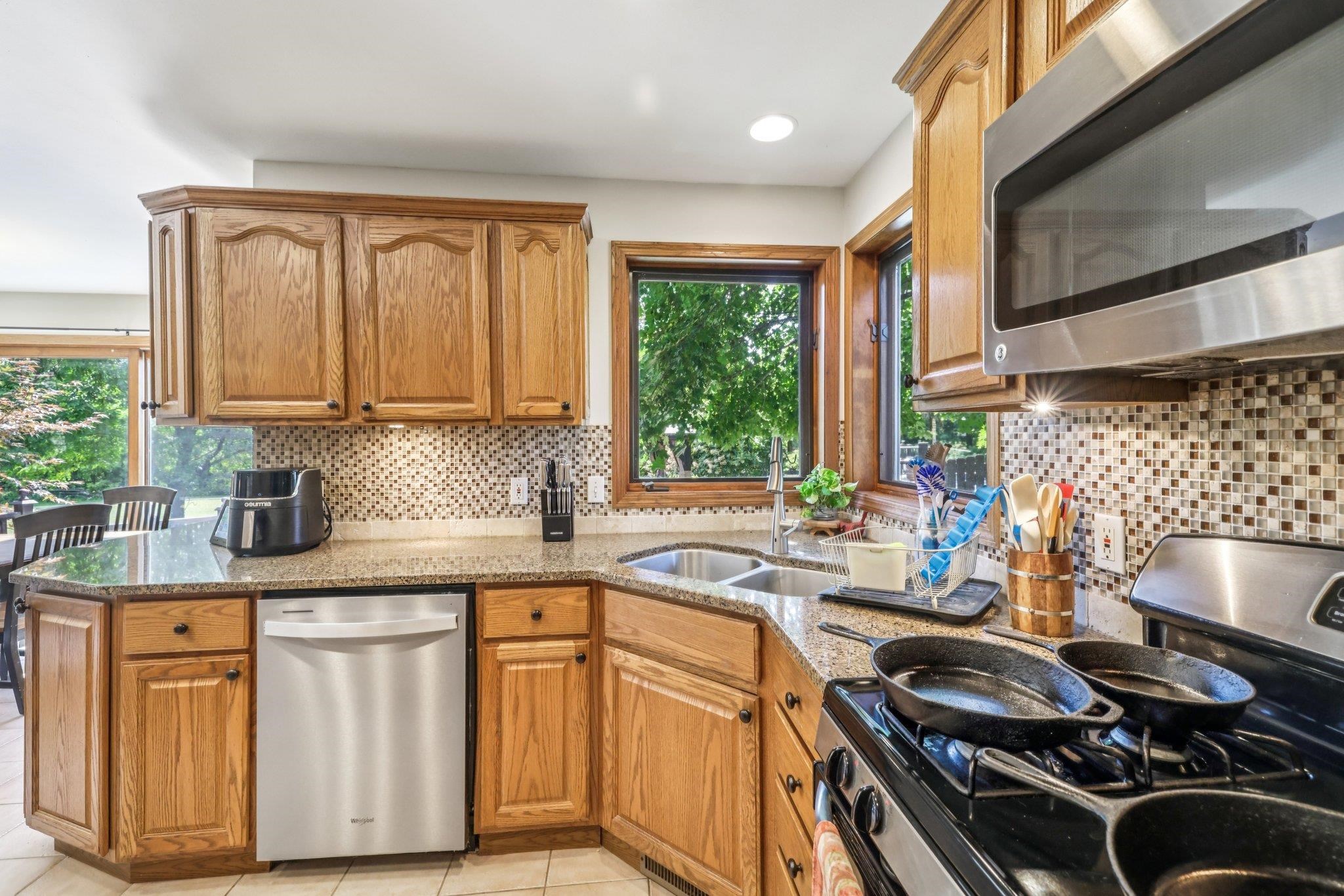 Portage, Wisconsin, 53901, United States, 4 Bedrooms Bedrooms, ,5 BathroomsBathrooms,Residential,For Sale,1976177