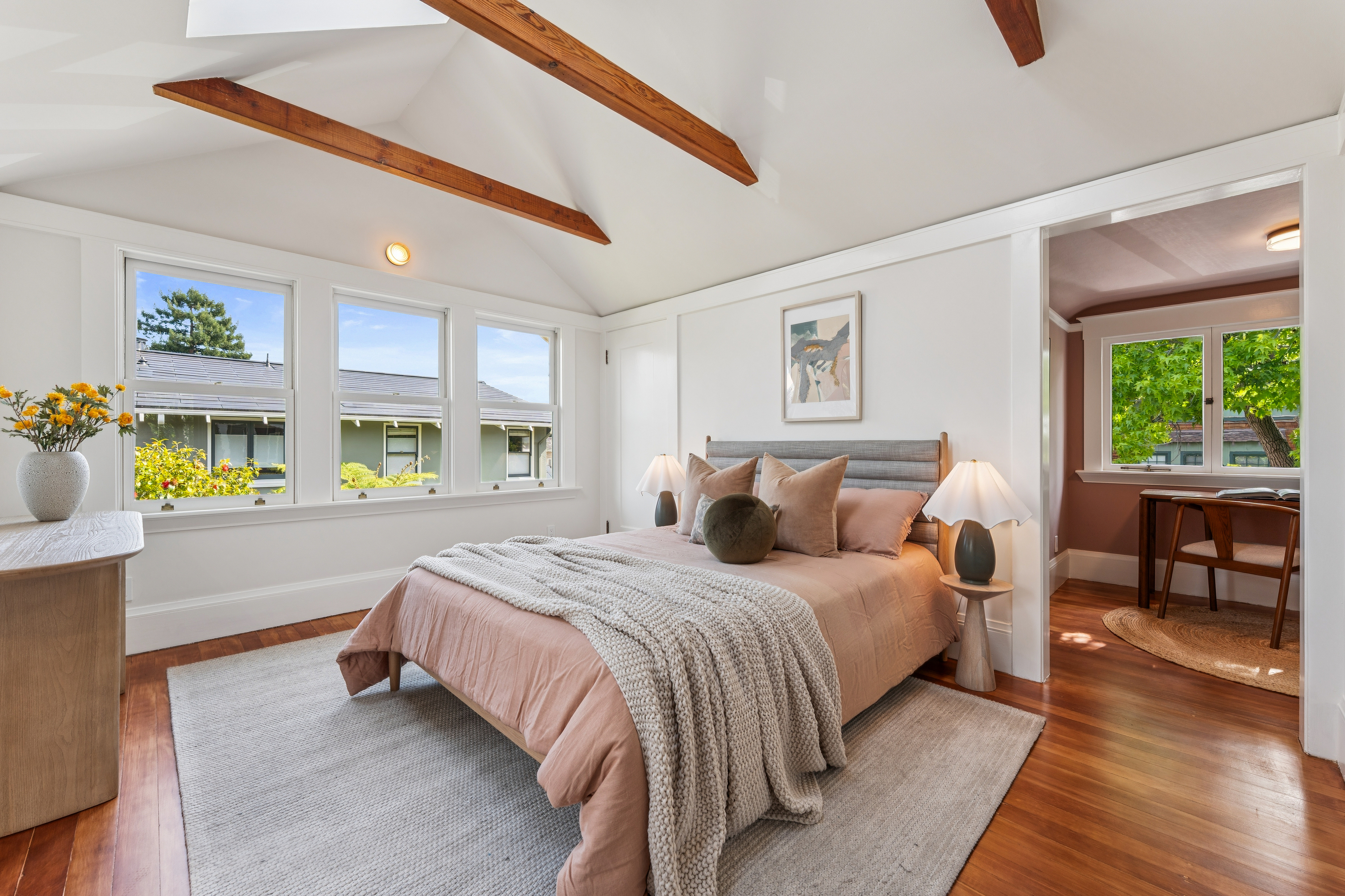  A True Rockridge Classic — Rich in Detail, Ready for Its Next Chapter - 物件實景