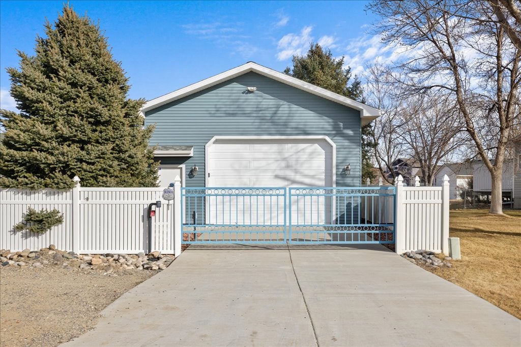 Billings, Montana, 59106, United States, 4 Bedrooms Bedrooms, ,3 BathroomsBathrooms,Residential,For Sale,2048330