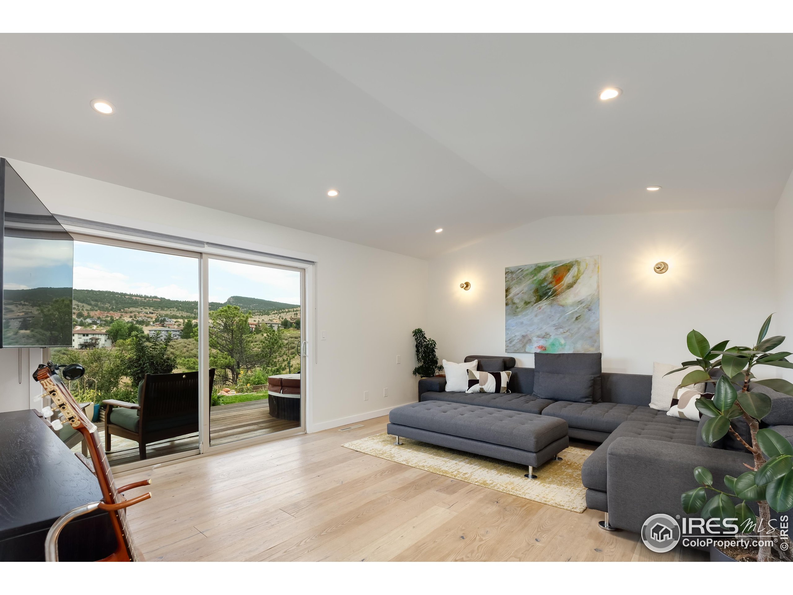Lyons, Colorado, 80540, United States, 4 Bedrooms Bedrooms, ,2 BathroomsBathrooms,Residential,For Sale,1926189