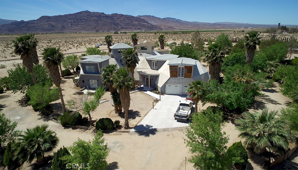 Newberry Springs, California, 92365, United States, 4 Bedrooms Bedrooms, ,6 BathroomsBathrooms,Residential,For Sale,1990195