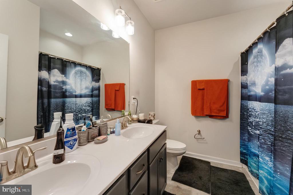 Spotsylvania, Virginia, 22551, United States, 3 Bedrooms Bedrooms, ,4 BathroomsBathrooms,Residential,For Sale,1869510