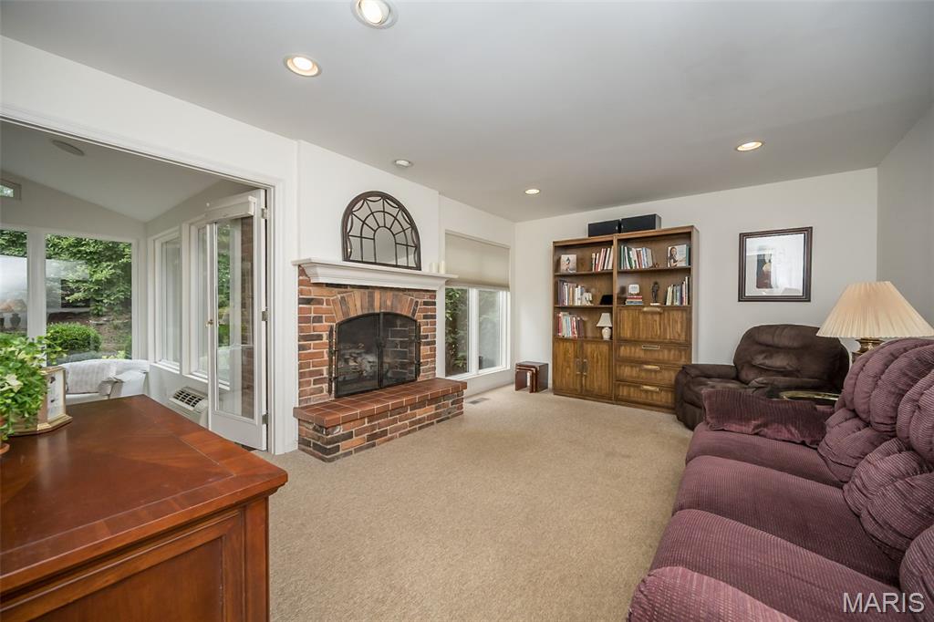 Chesterfield, Missouri, 63017, United States, 4 Bedrooms Bedrooms, ,3 BathroomsBathrooms,Residential,For Sale,1932834