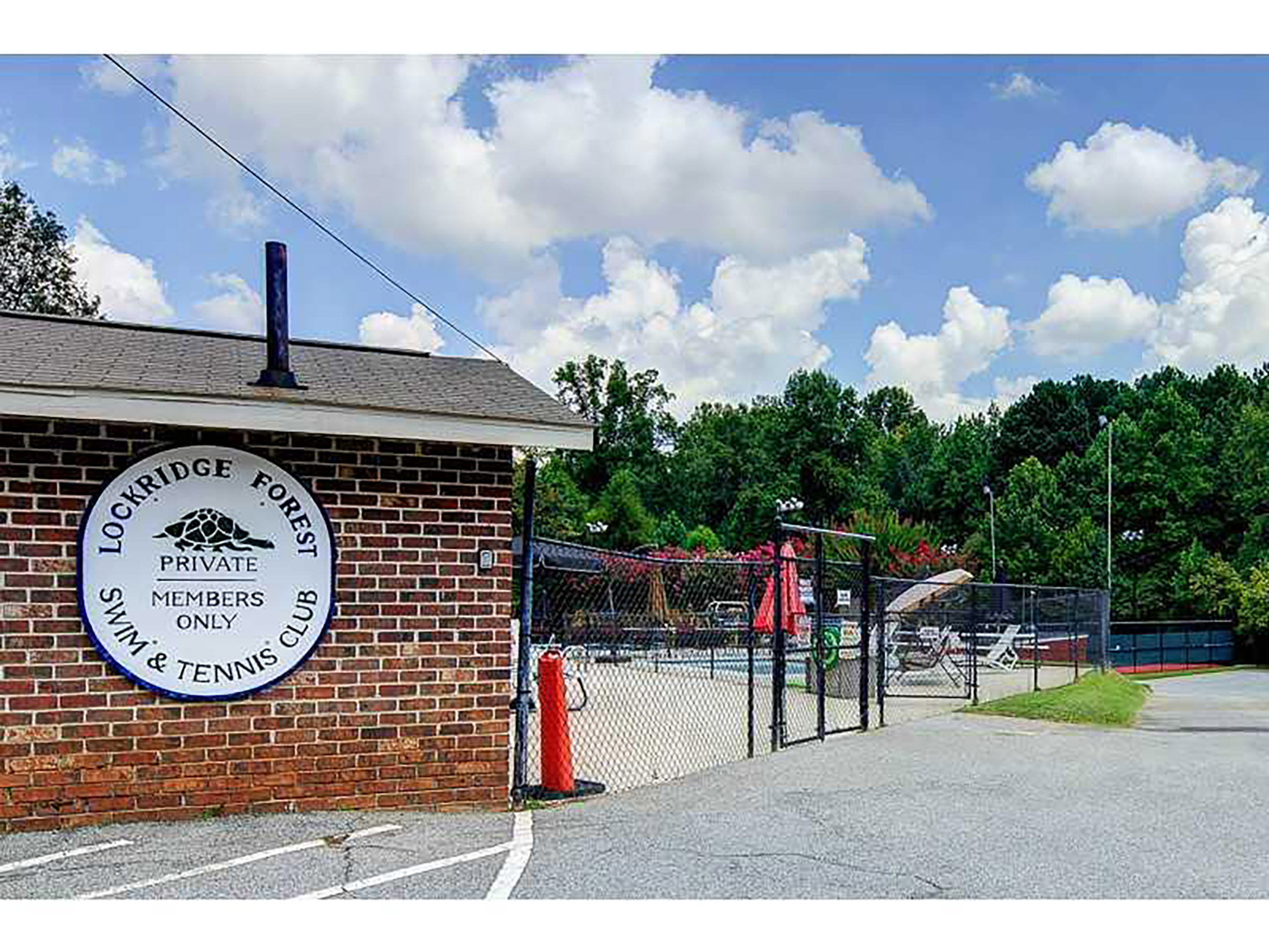  Charming Brick Ranch Nestled in Desirable Lockridge Forest Community - 物件實景