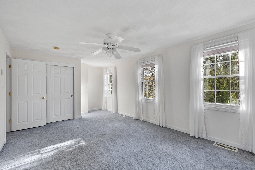 Dracut, Massachusetts, 01826, United States, 3 Bedrooms Bedrooms, ,2 BathroomsBathrooms,Residential,For Sale,1988134