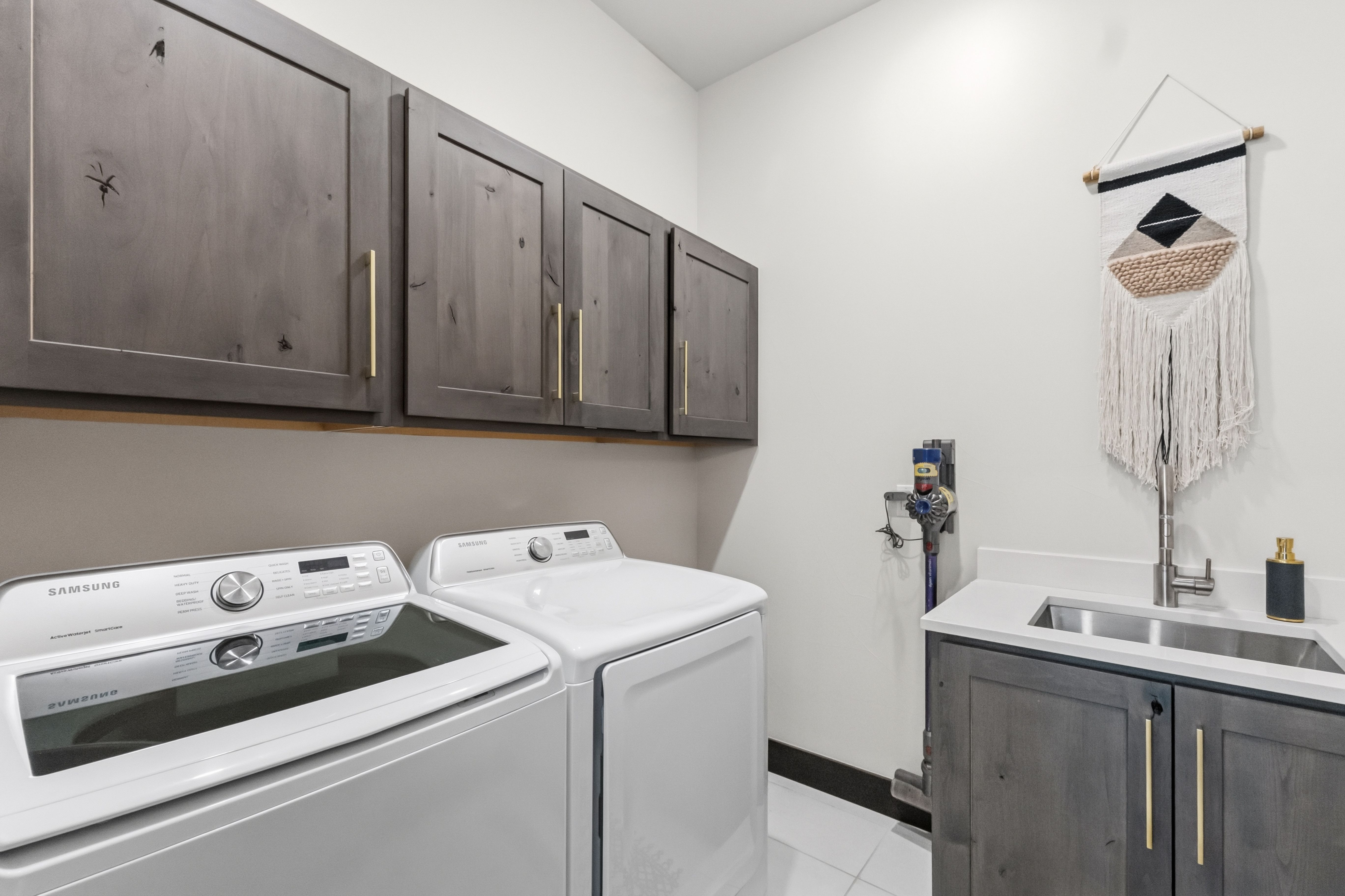  Beautifully Furnished Duplex in Highly Sought After Summit Sky Ranch Community - 物件實景