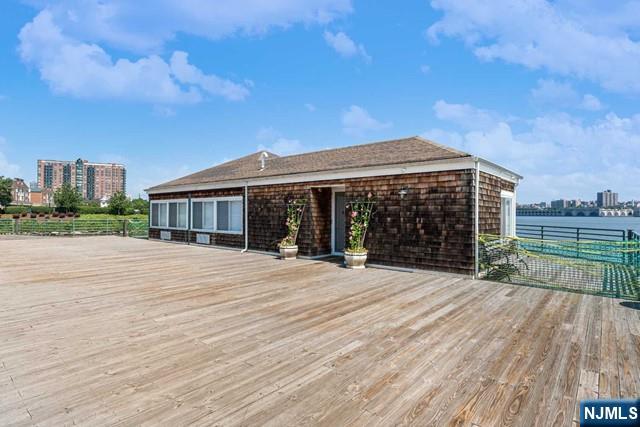 Edgewater, New Jersey, 07020, United States, 2 Bedrooms Bedrooms, ,2 BathroomsBathrooms,Residential,For Sale,1910959