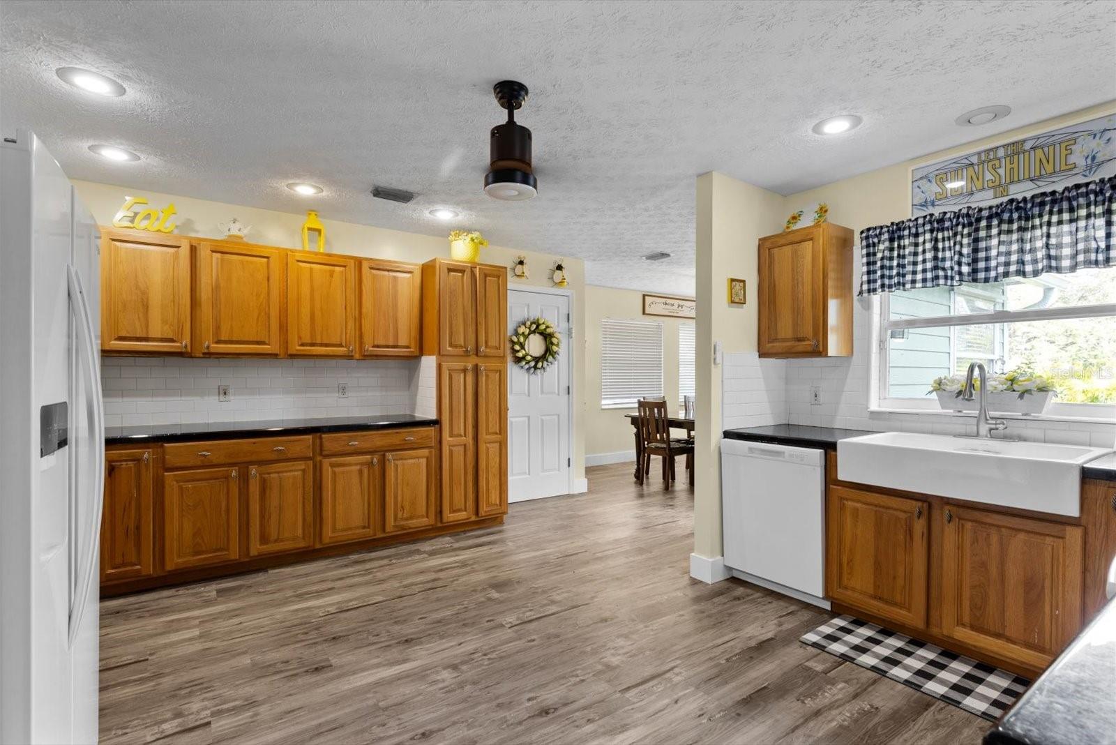 FORT PIERCE, Florida, 34945, United States, 5 Bedrooms Bedrooms, ,4 BathroomsBathrooms,Residential,For Sale,1721914