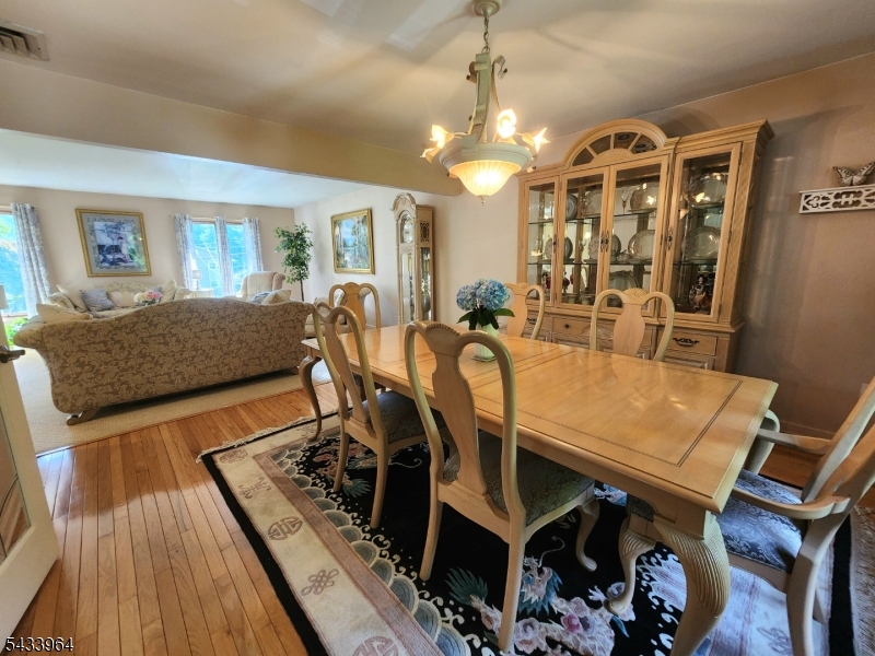 Montville Twp., New Jersey, 07082-1432, United States, 5 Bedrooms Bedrooms, ,3 BathroomsBathrooms,Residential,For Sale,2048009