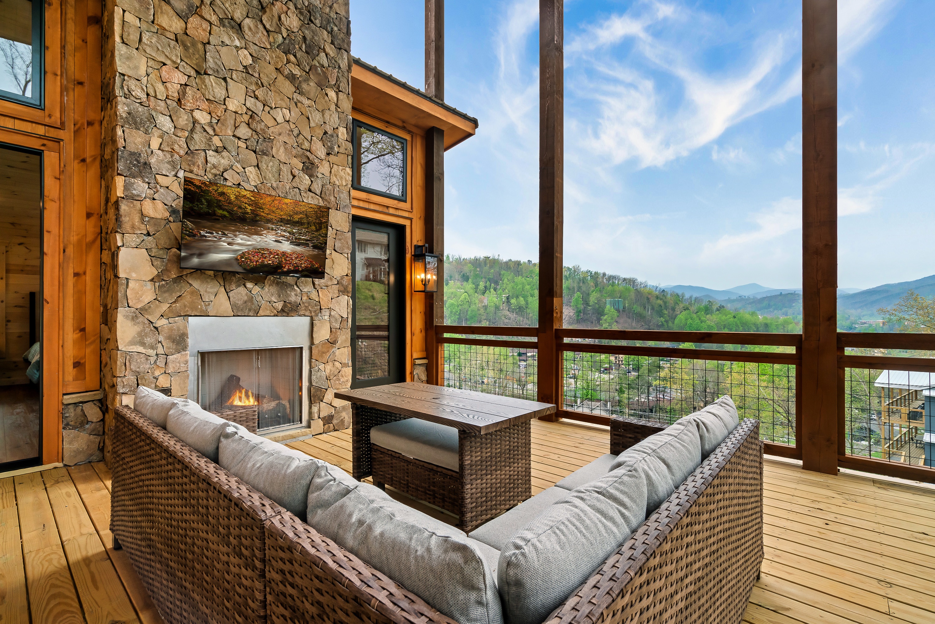 Gatlinburg, Tennessee, 37738, United States, 5 Bedrooms Bedrooms, ,4 BathroomsBathrooms,Residential,For Sale,1920322