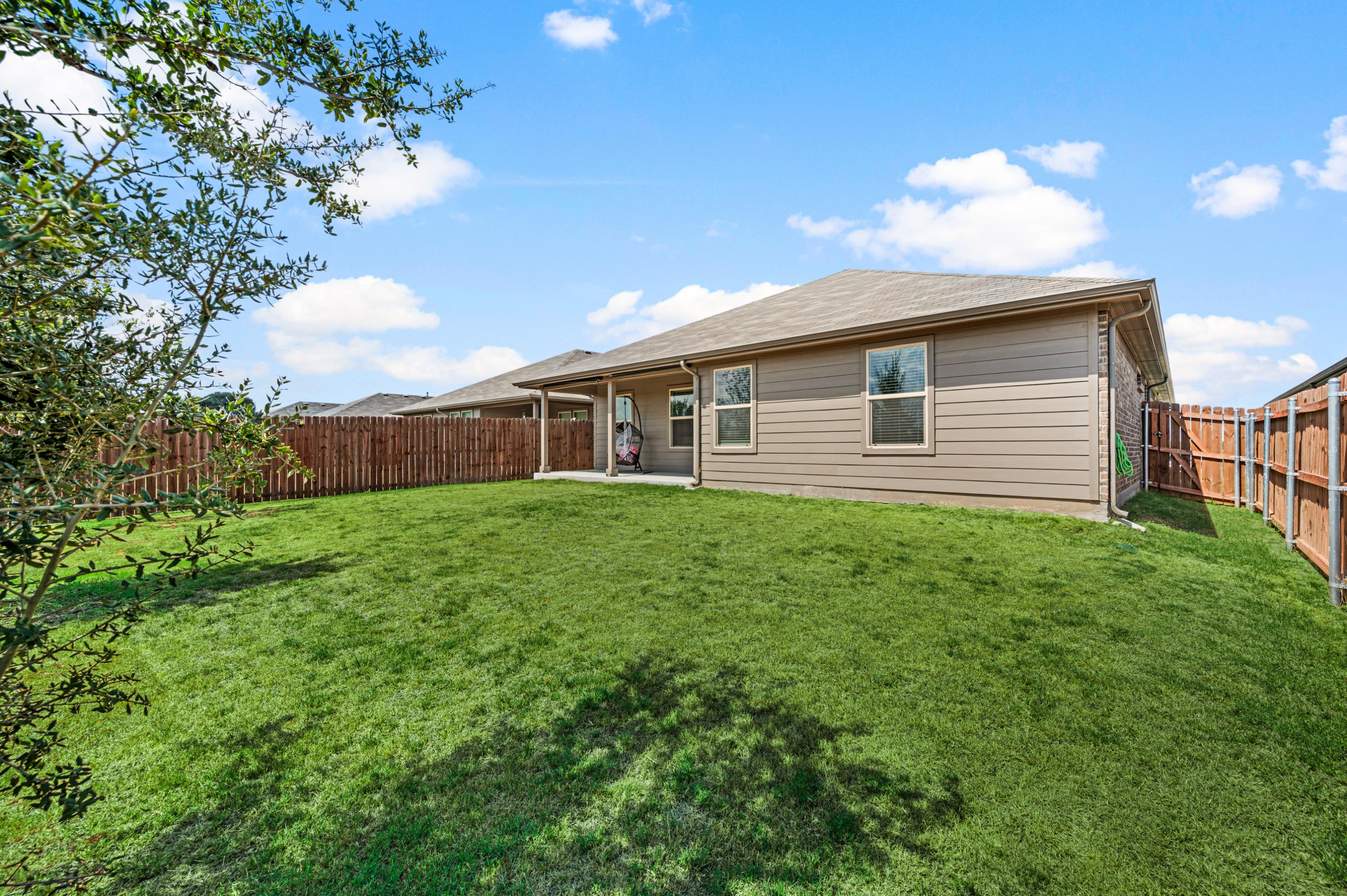  320 Sculptors Crossing, Springtown, TX, 76082 - 物件實景